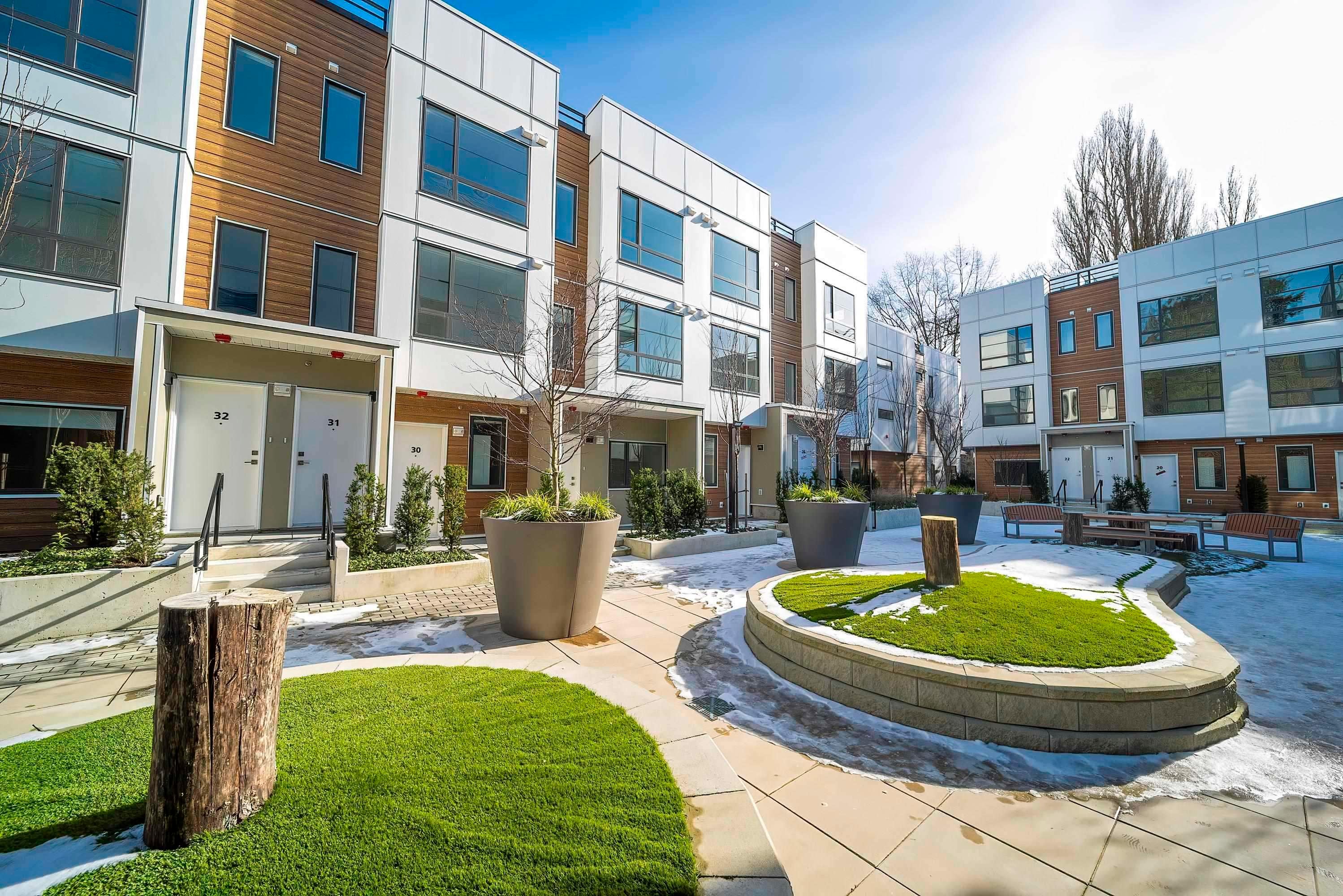 19-6328 King George Boulevard, Surrey, BC