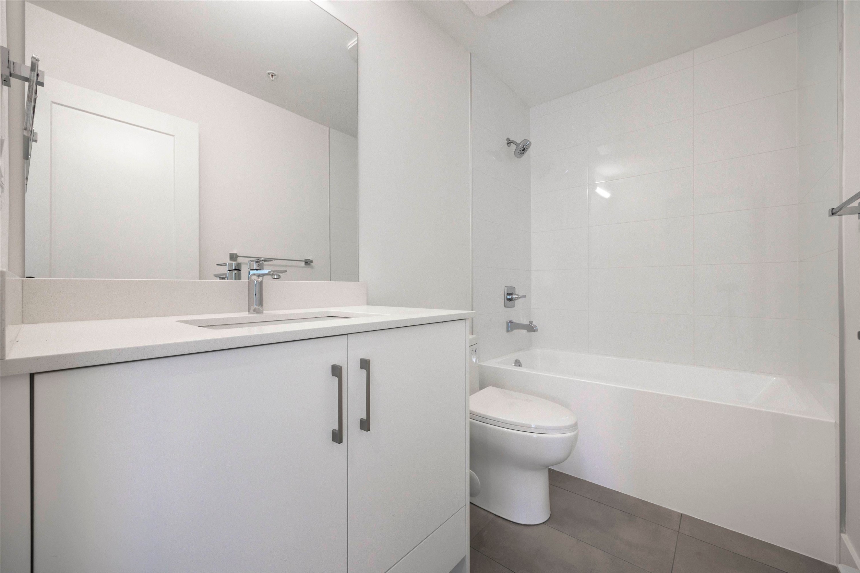 19-6328 King George Boulevard, Surrey, BC