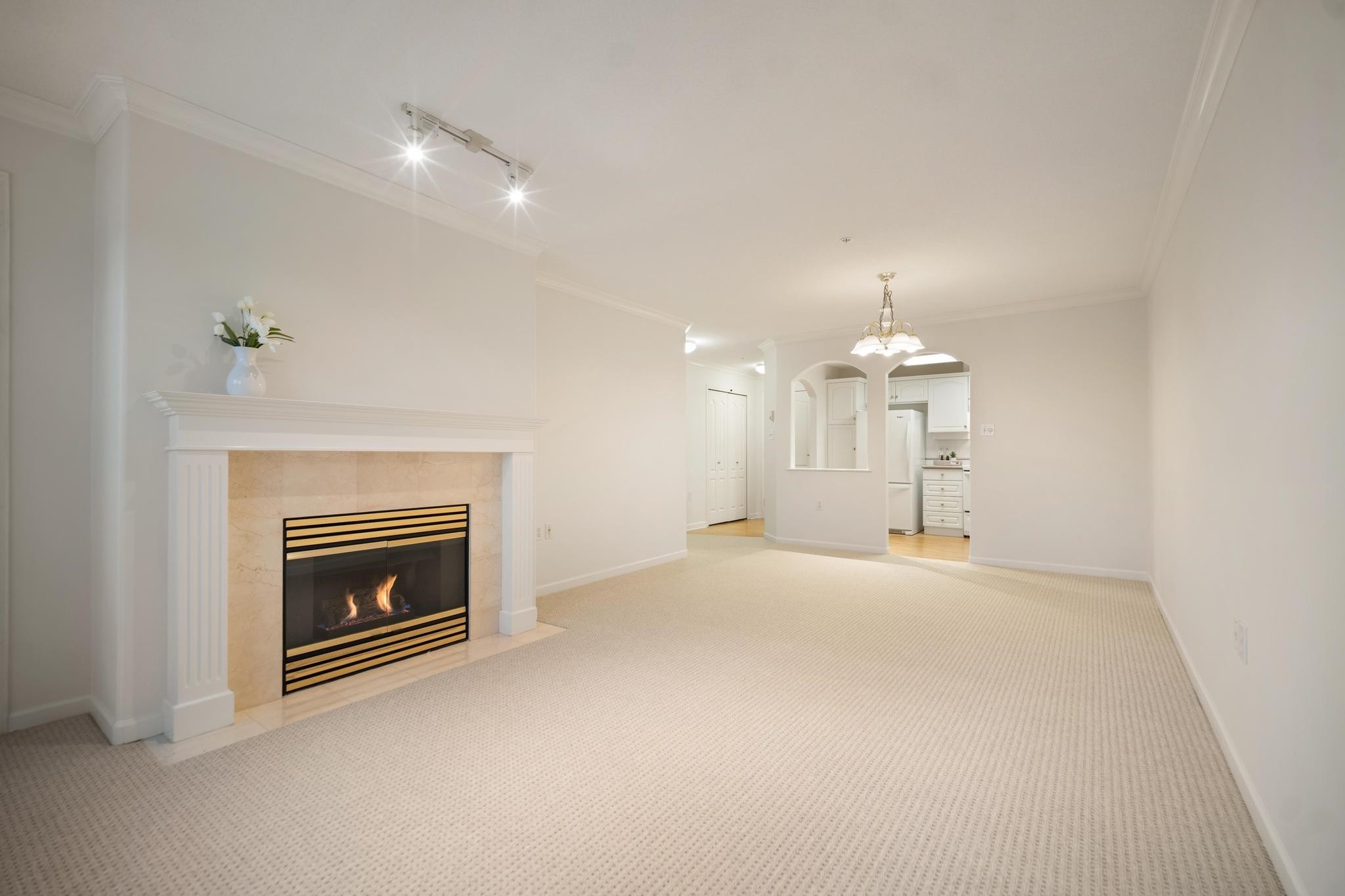 205-1929 154 Street, Surrey, BC