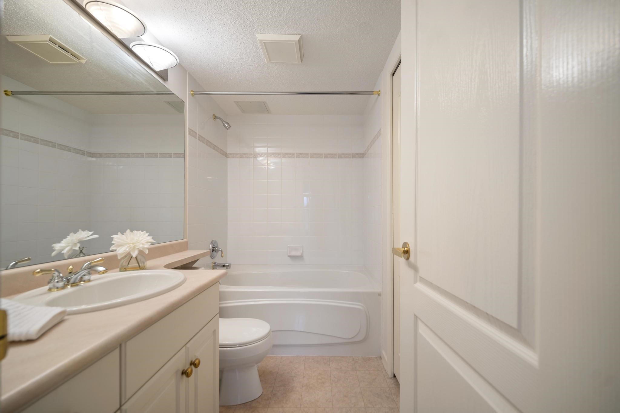 205-1929 154 Street, Surrey, BC