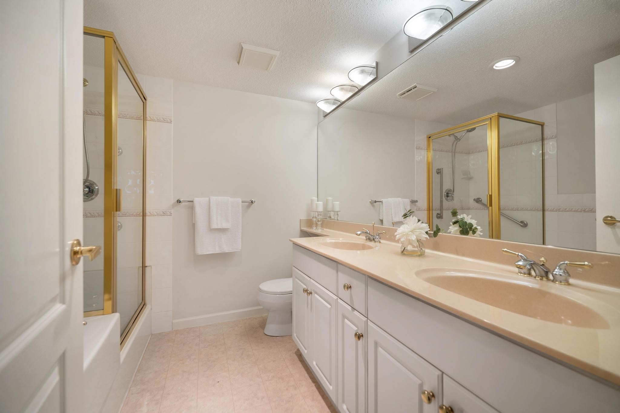 205-1929 154 Street, Surrey, BC