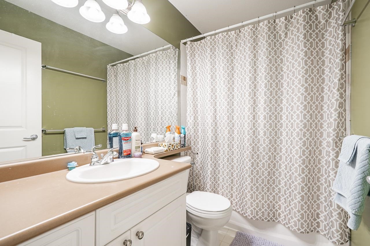 34-17097 64 Avenue, Surrey, BC