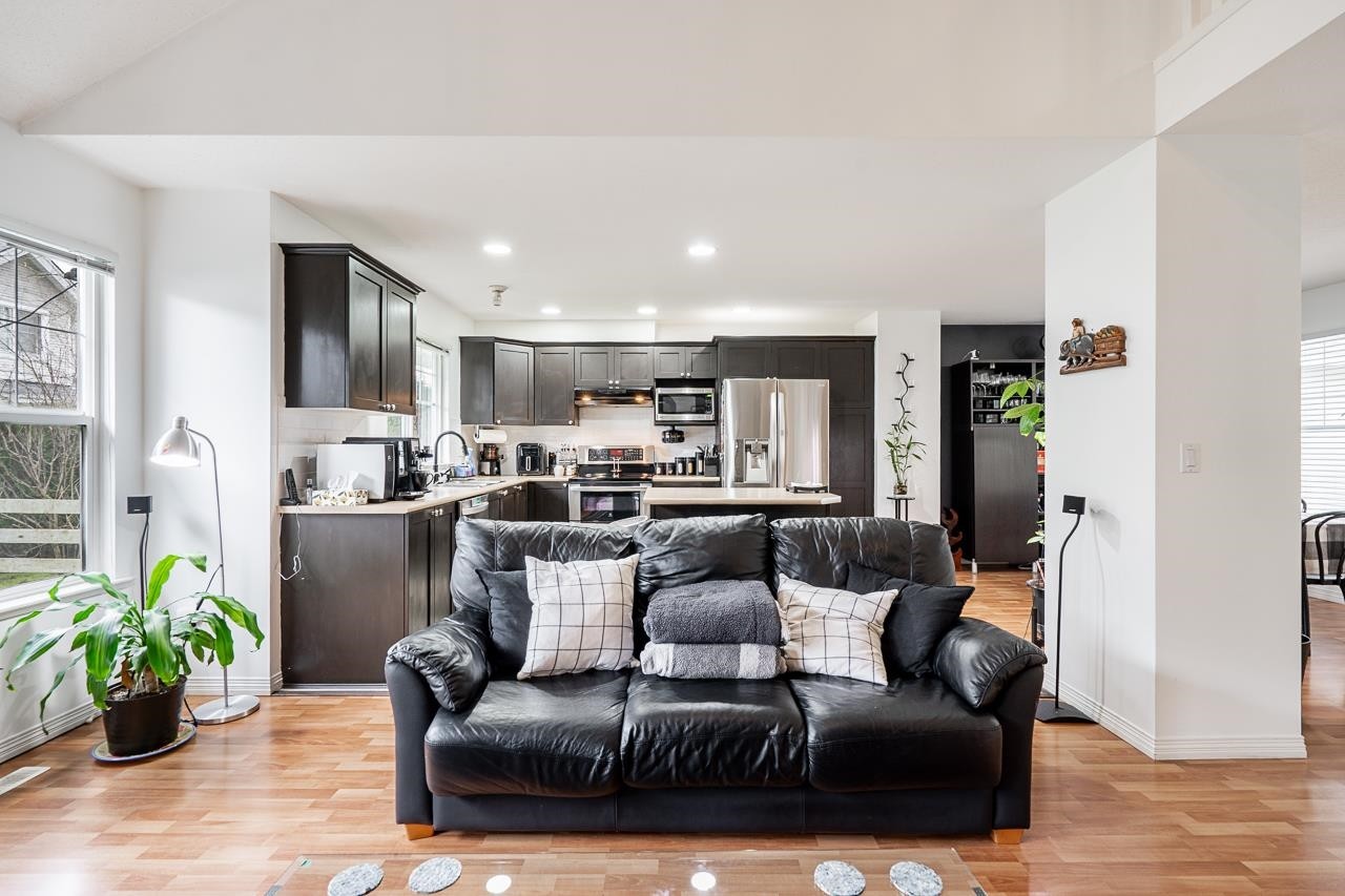 34-17097 64 Avenue, Surrey, BC