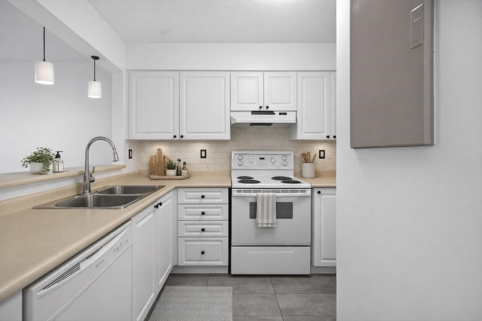 305-14377 103 Avenue, Surrey, BC