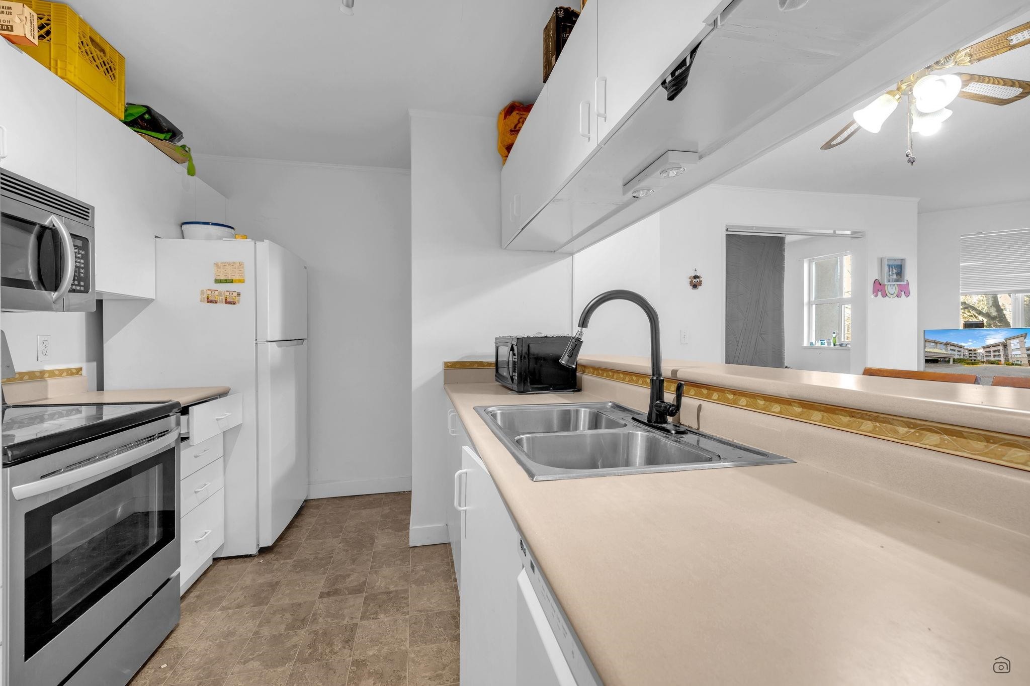 206-10533 University Drive, Surrey, BC