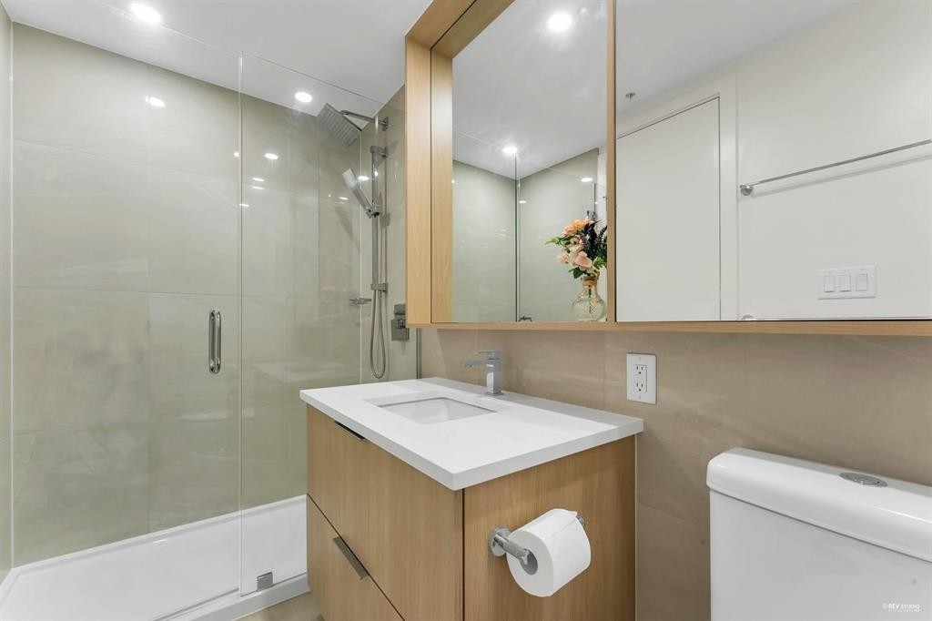 1902-13318 104 Avenue, Surrey, BC