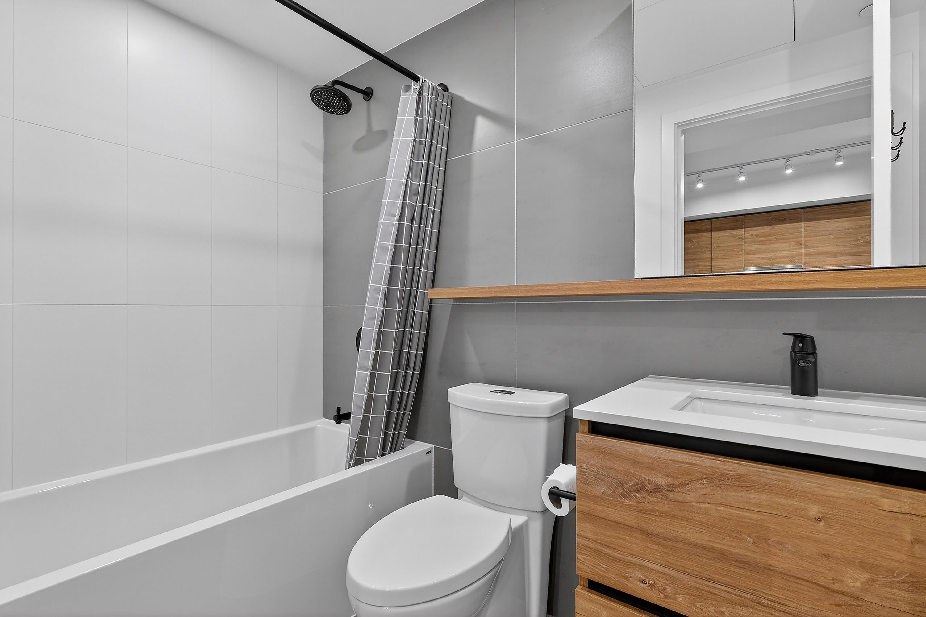 102-13428 105 Avenue, Surrey, BC