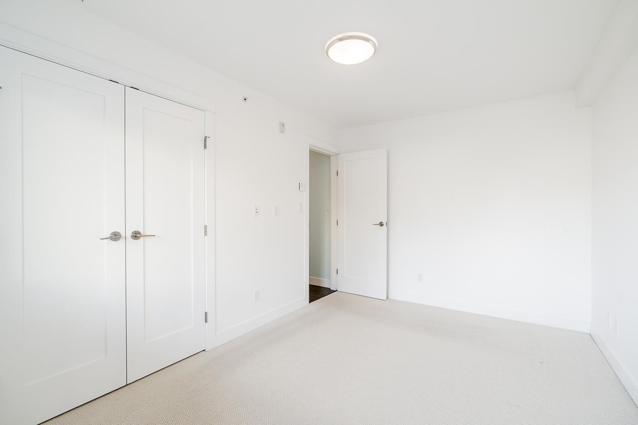 603-14955 Victoria Avenue, White Rock, BC