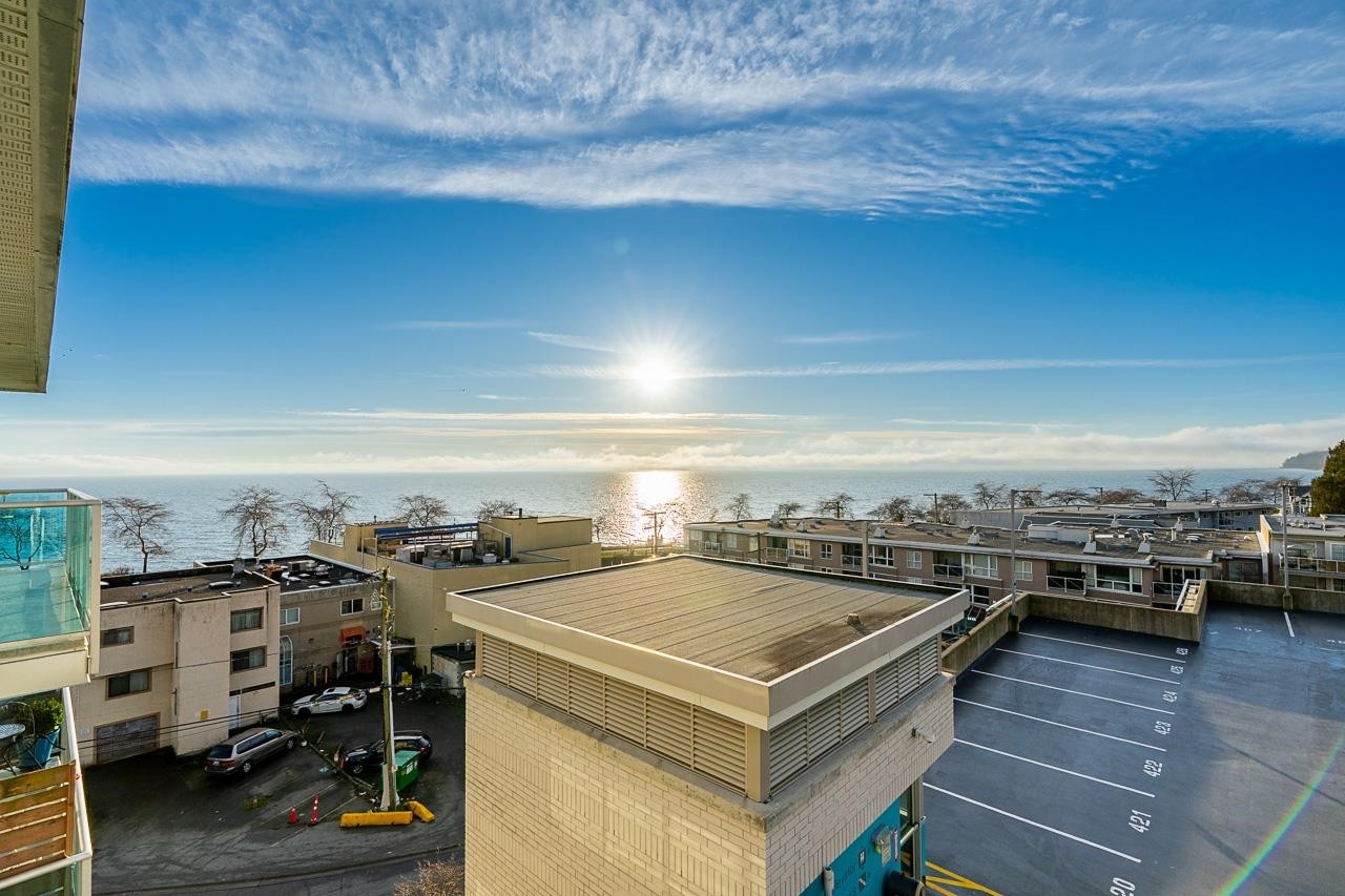 603-14955 Victoria Avenue, White Rock, BC