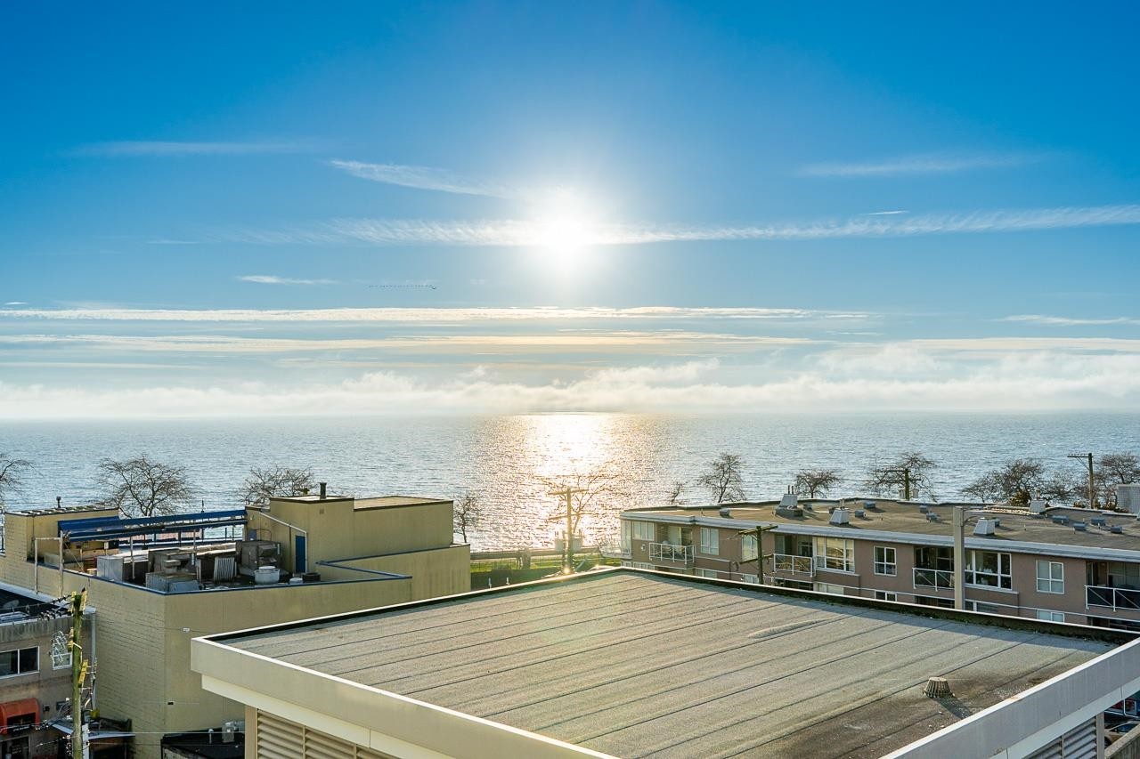 603-14955 Victoria Avenue, White Rock, BC