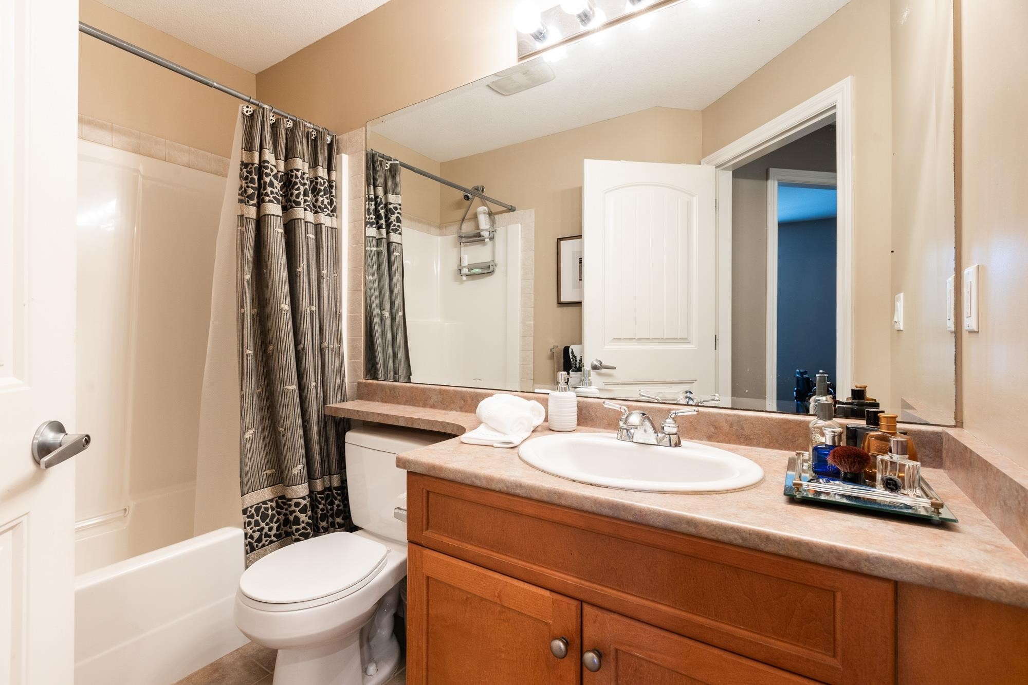 7016-179A Surrey Street, Surrey, BC