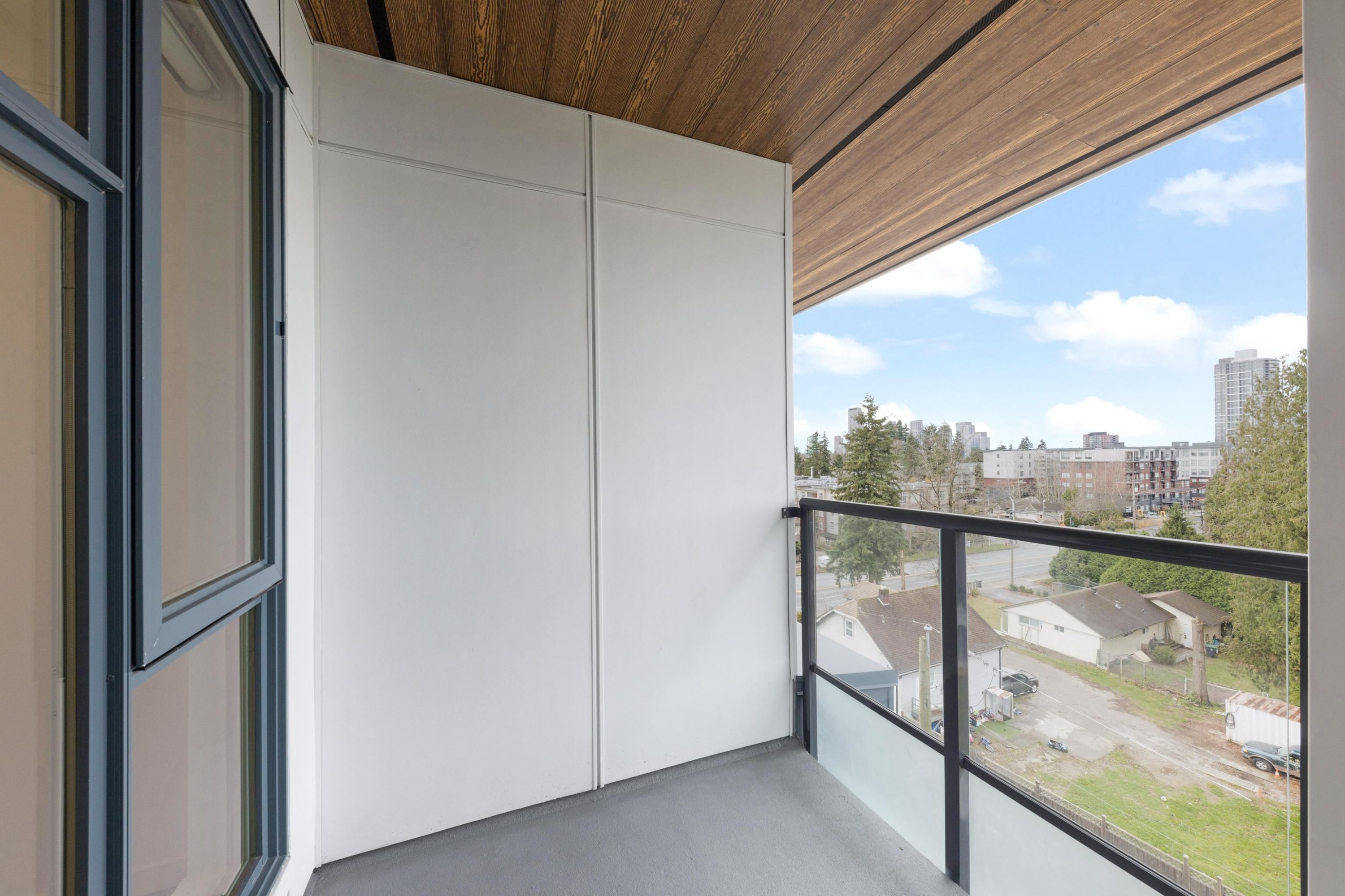 607-10828 139A Street, Surrey, BC