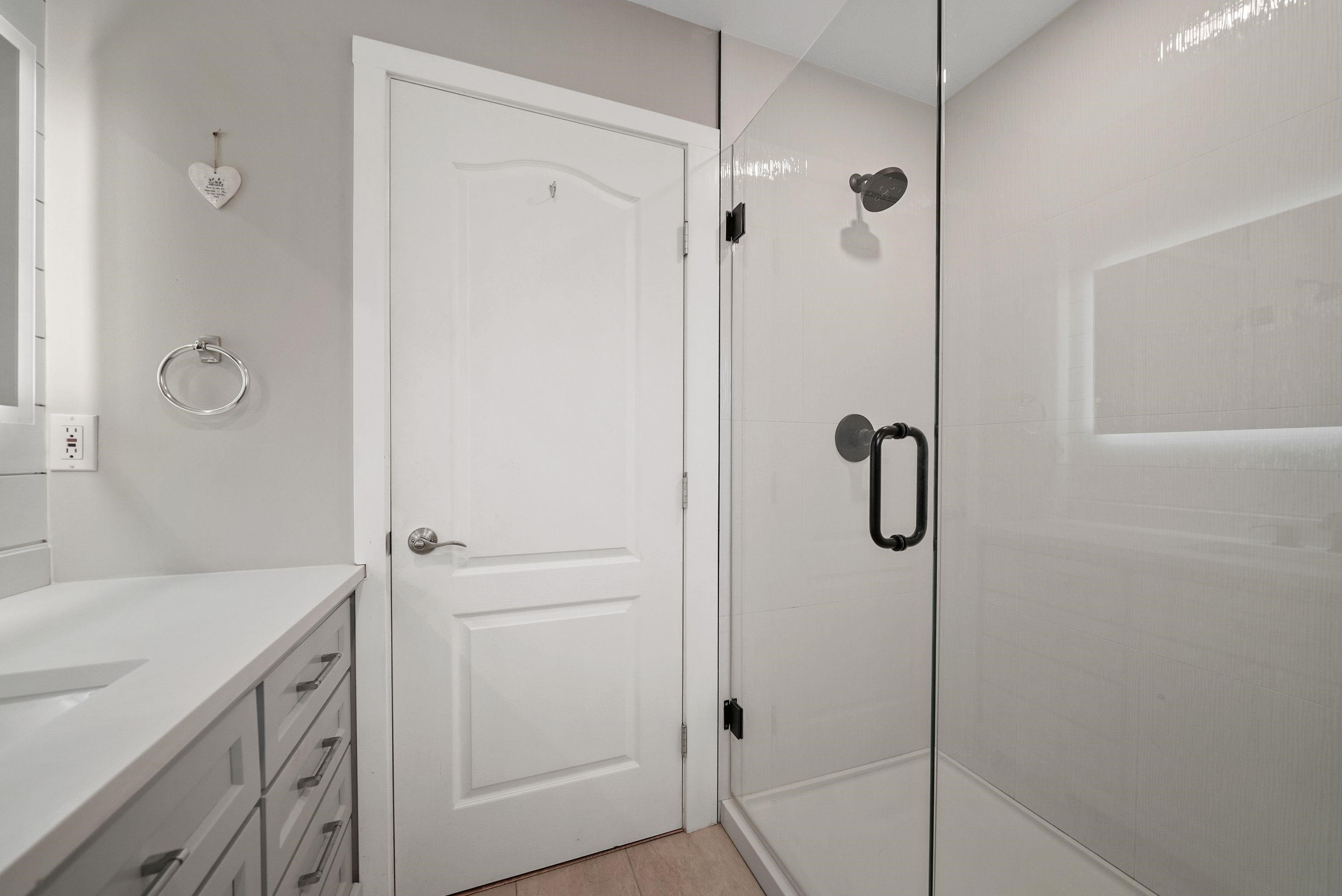 18810 65 Avenue, Surrey, BC