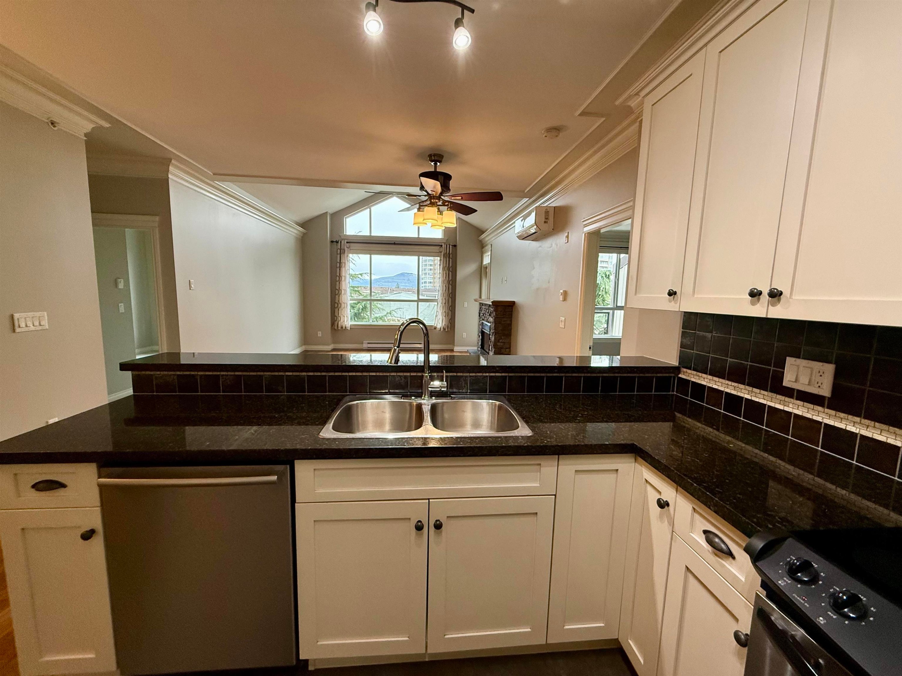 412-32729 Garibaldi Drive, Abbotsford, BC