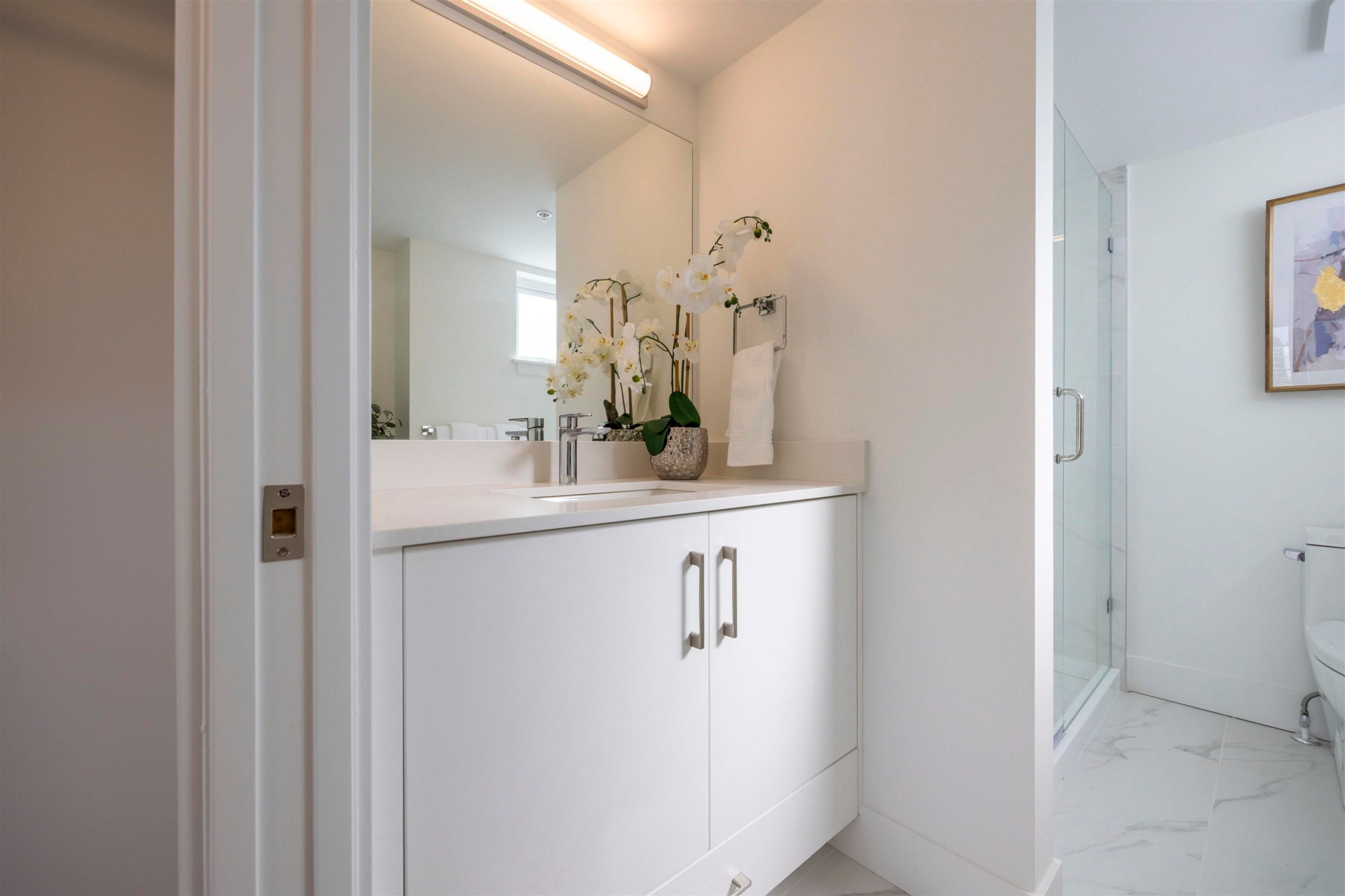 21-6328 King George Boulevard, Surrey, BC