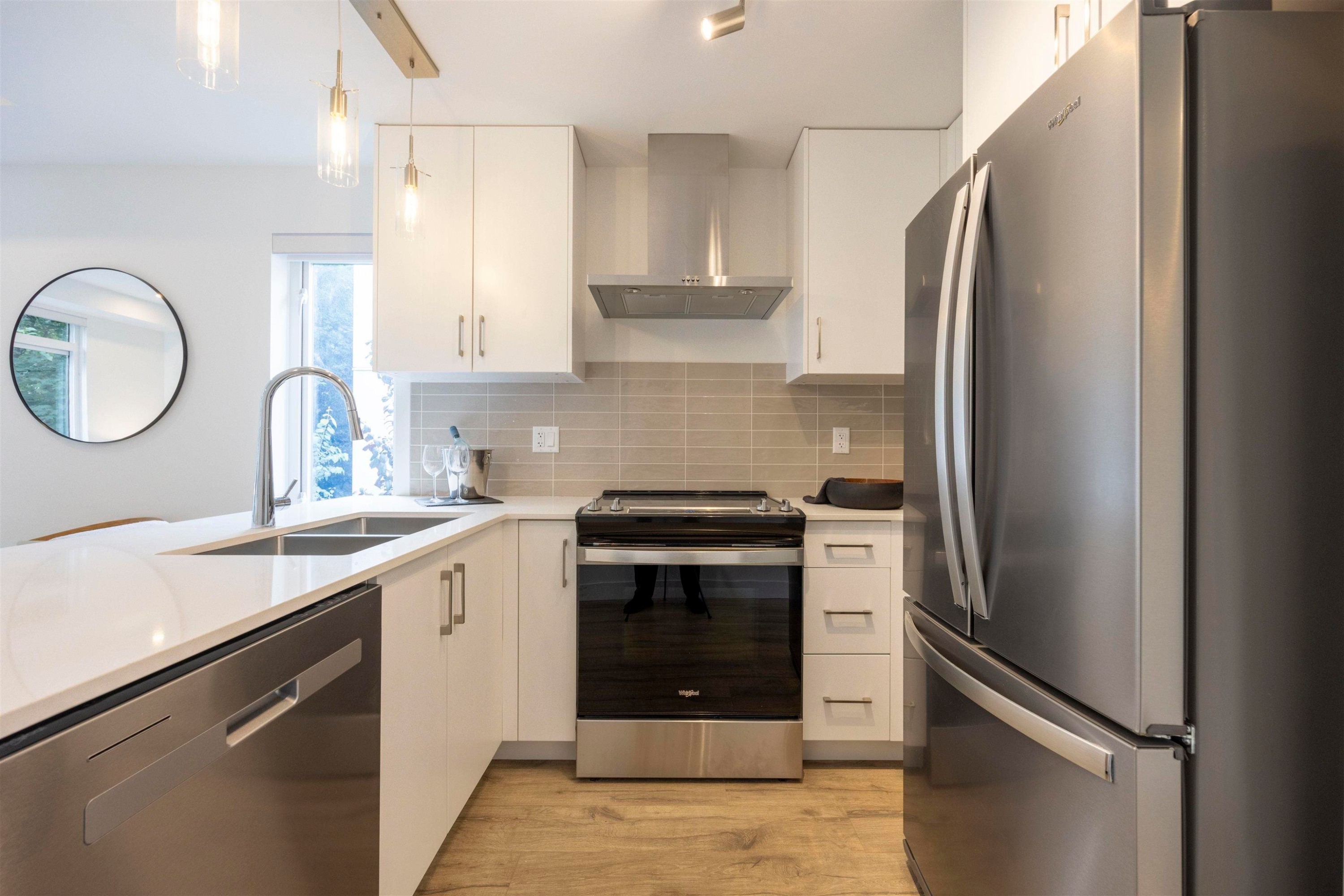 21-6328 King George Boulevard, Surrey, BC