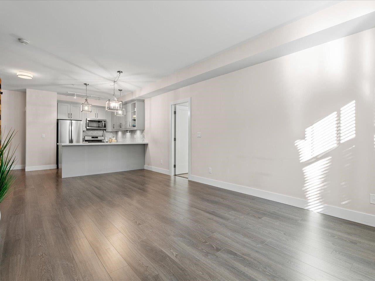 101-14605 Mcdougall Drive, Surrey, BC