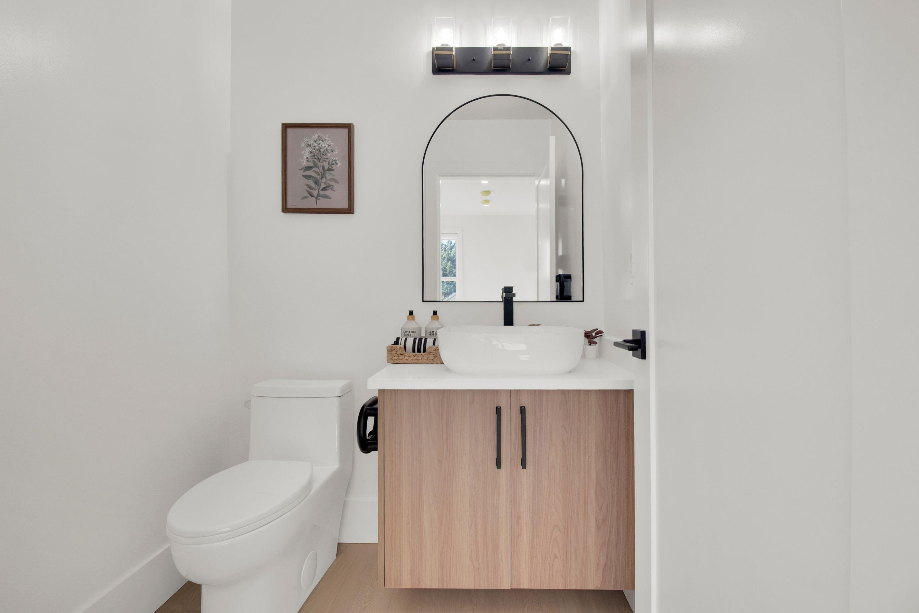 102-16058 9A Avenue, Surrey, BC