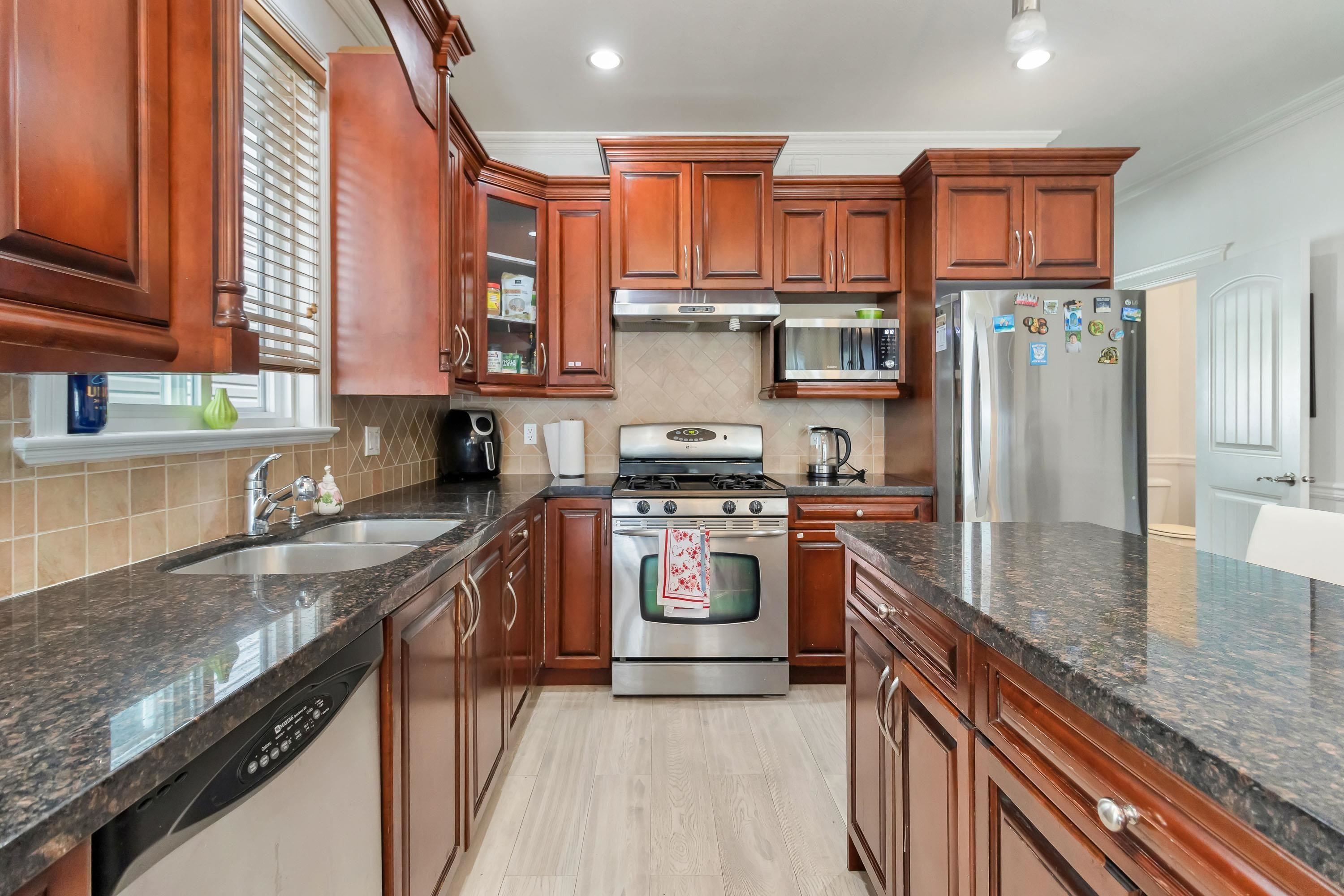 6999 144A Street, Surrey, BC