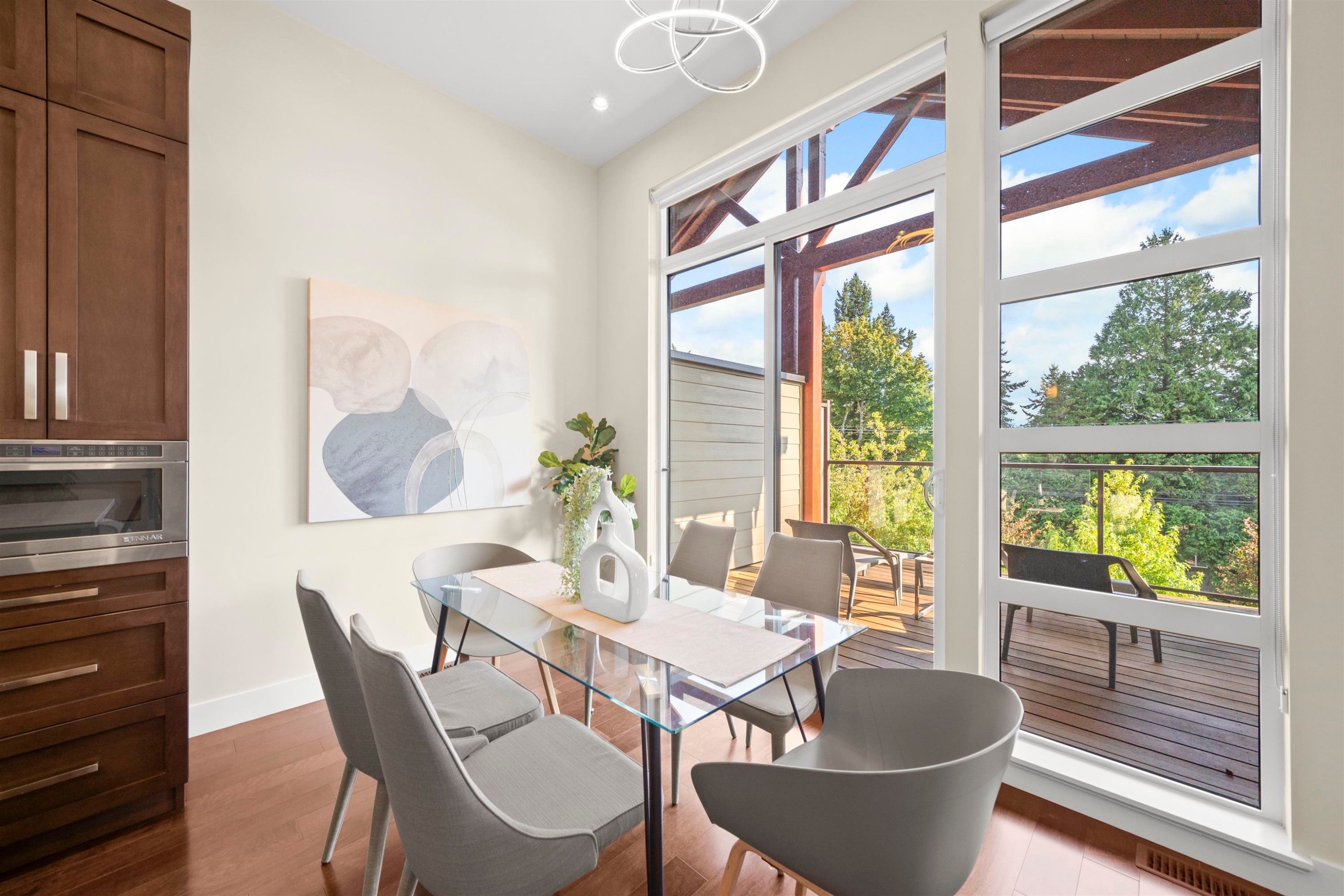 209-13585 16 Avenue, Surrey, BC