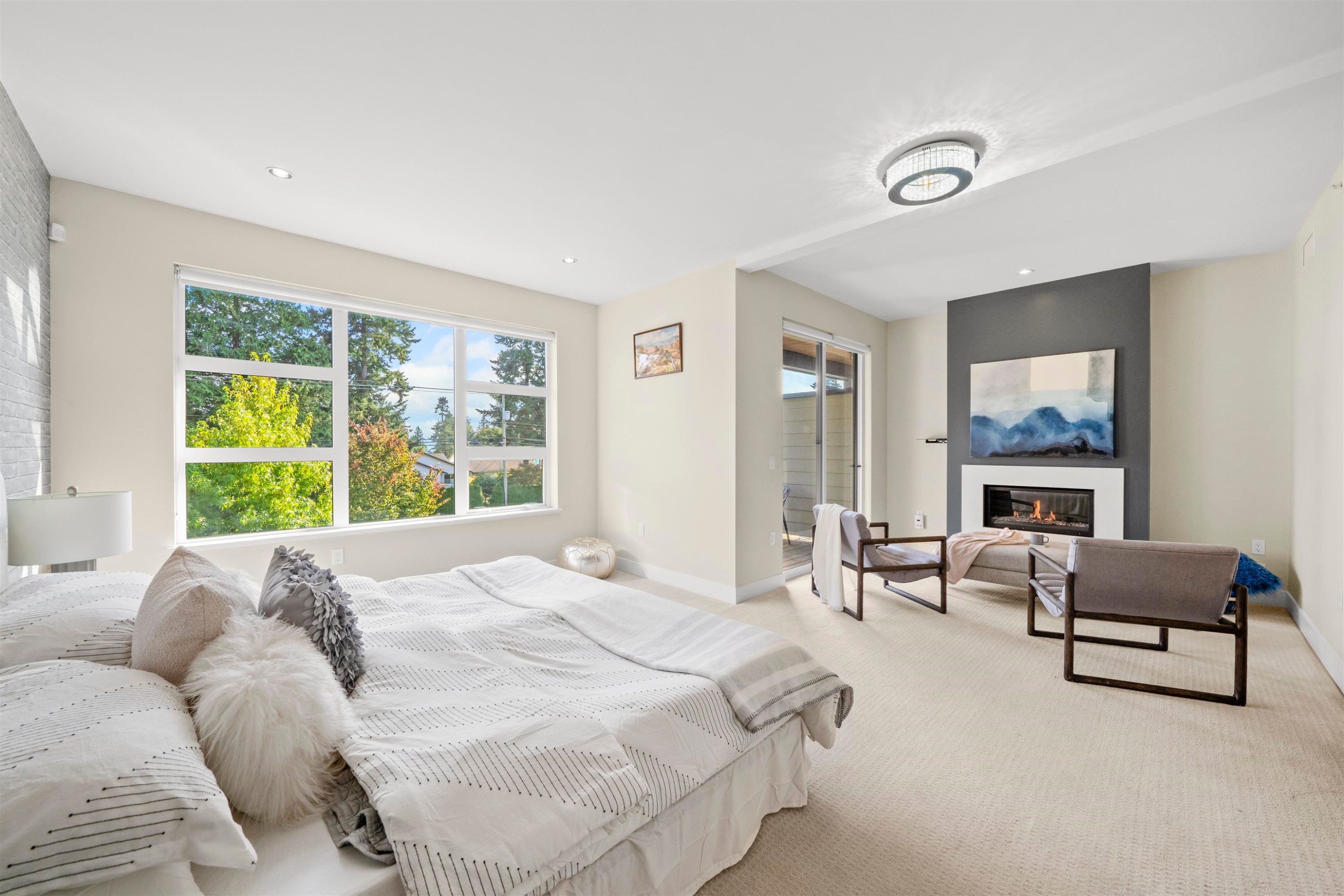 209-13585 16 Avenue, Surrey, BC