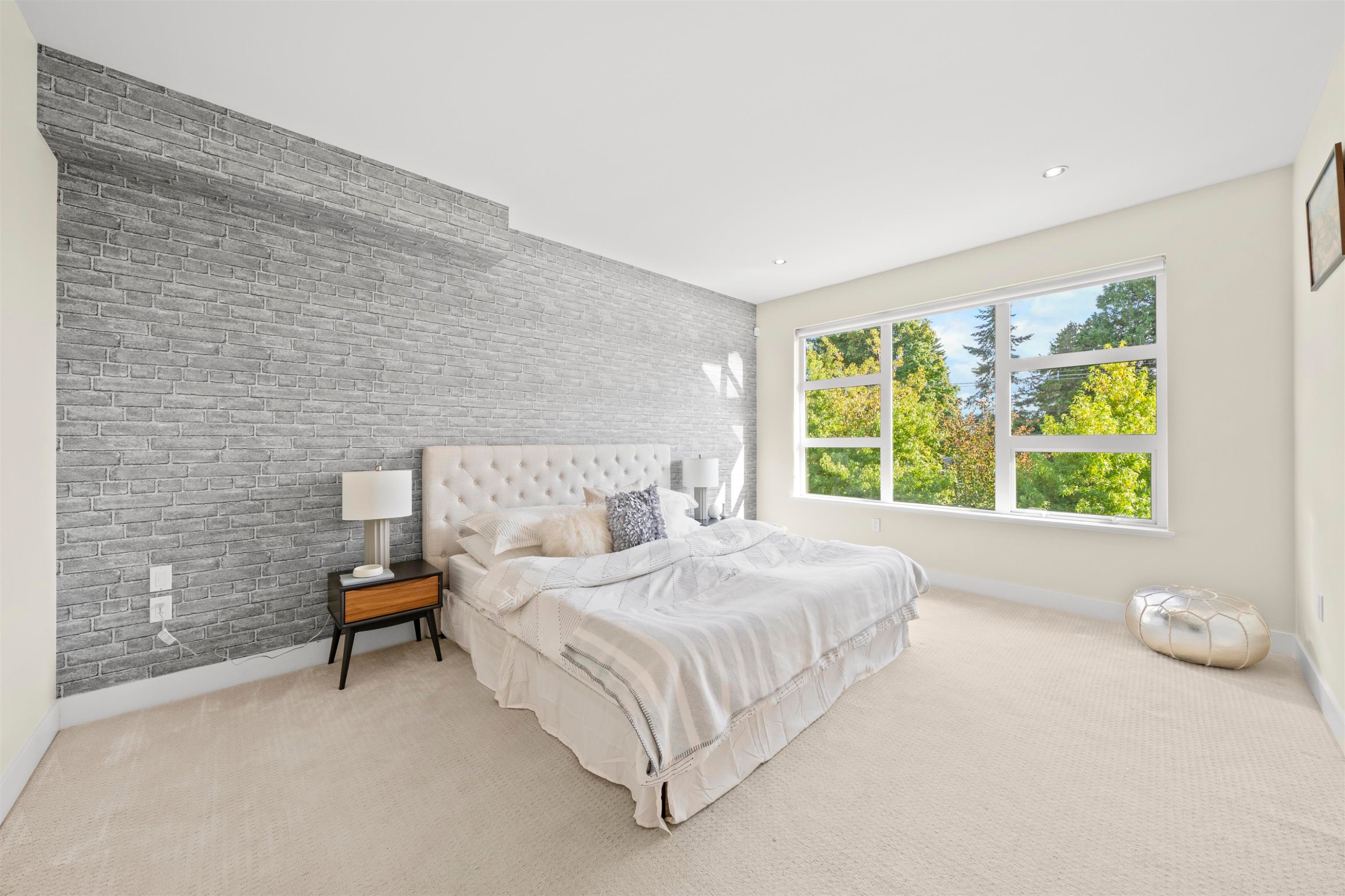 209-13585 16 Avenue, Surrey, BC