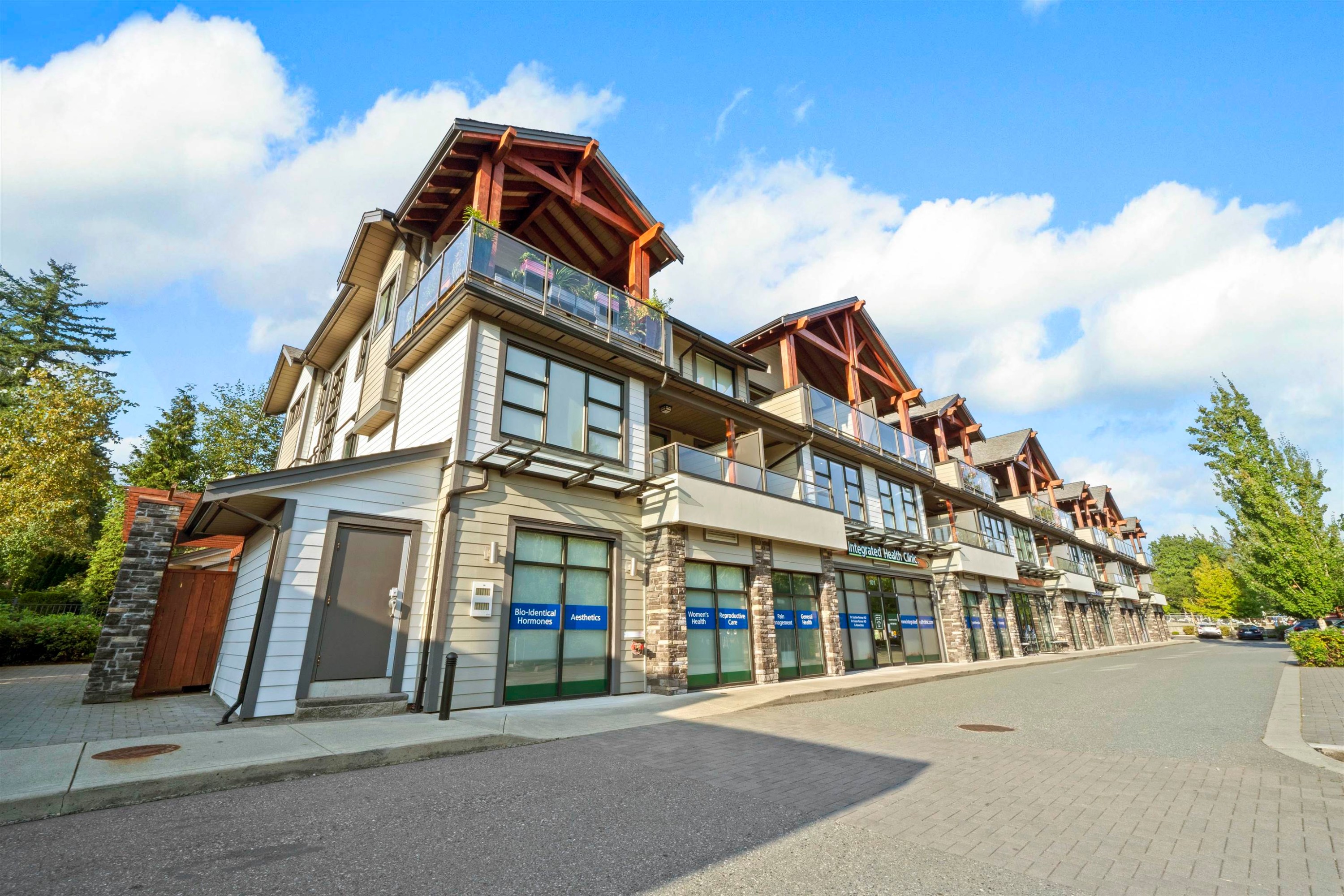 209-13585 16 Avenue, Surrey, BC