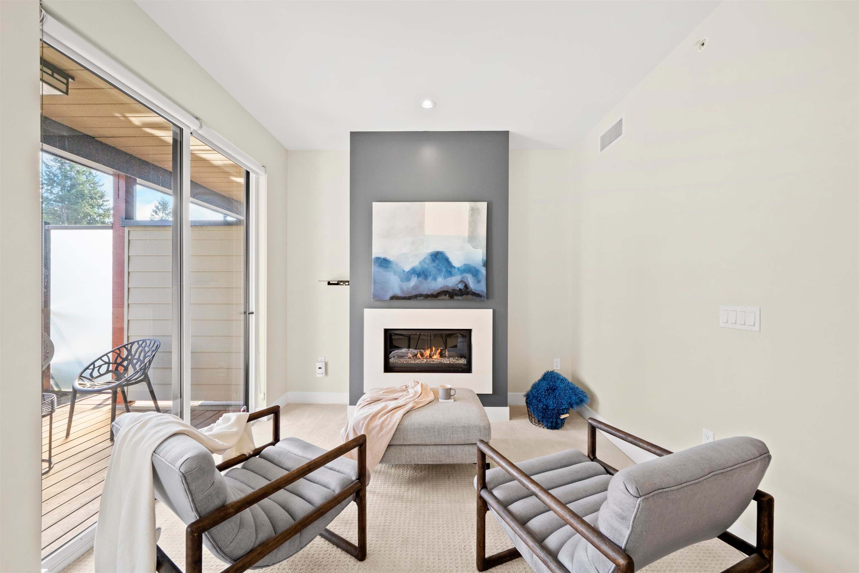 209-13585 16 Avenue, Surrey, BC