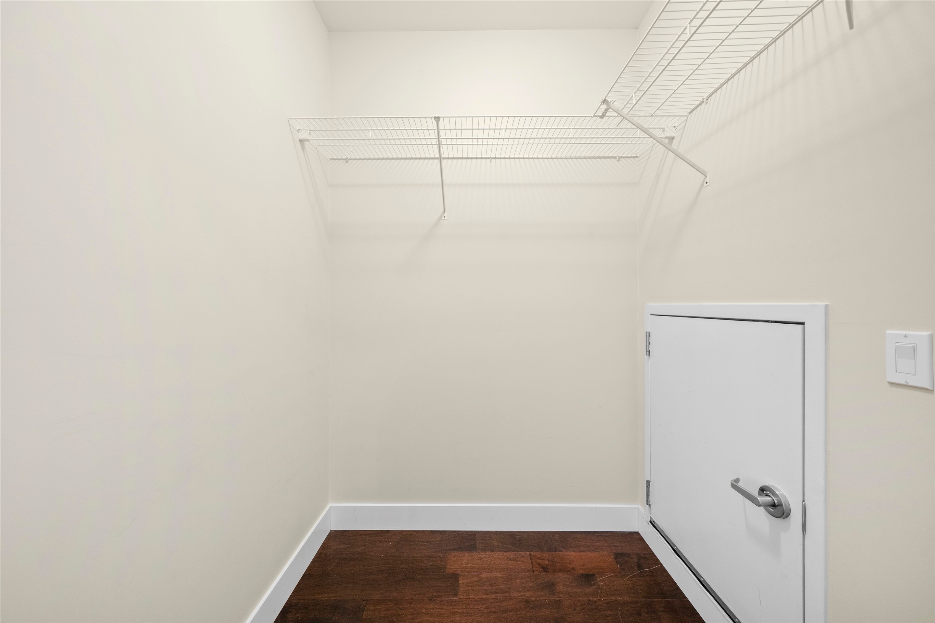 209-13585 16 Avenue, Surrey, BC