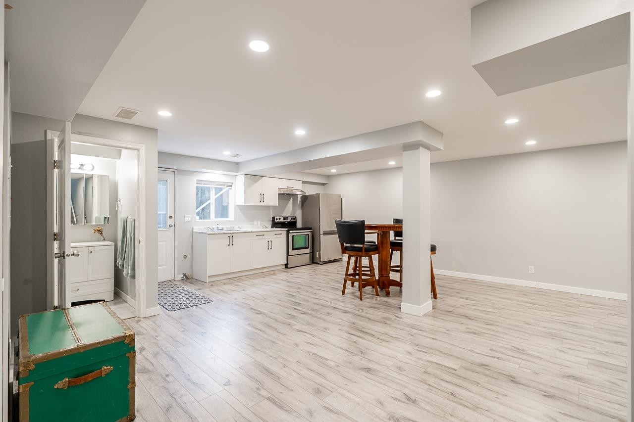 6119 166A Street, Surrey, BC