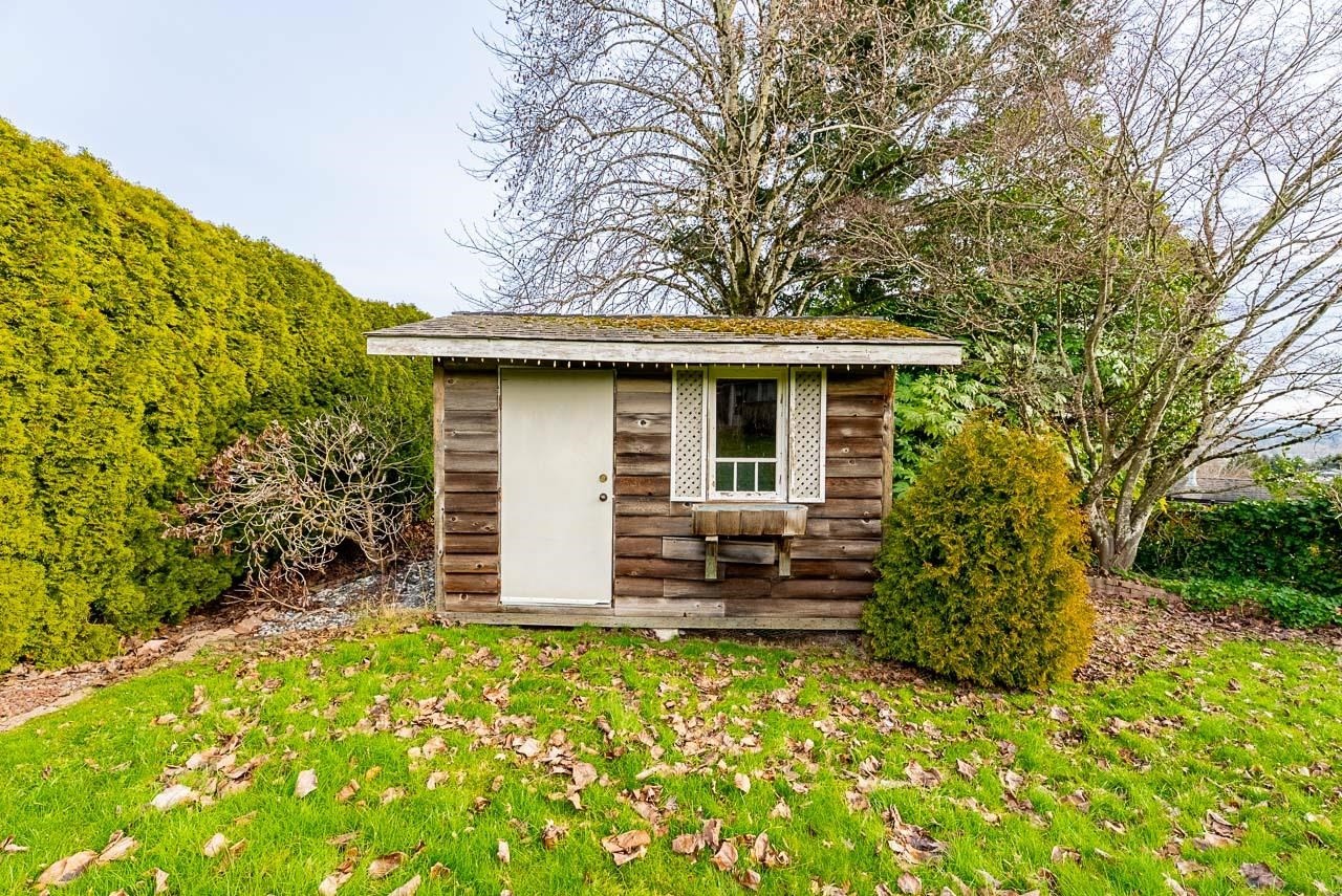 5690 Sunrise Crescent W, Surrey, BC