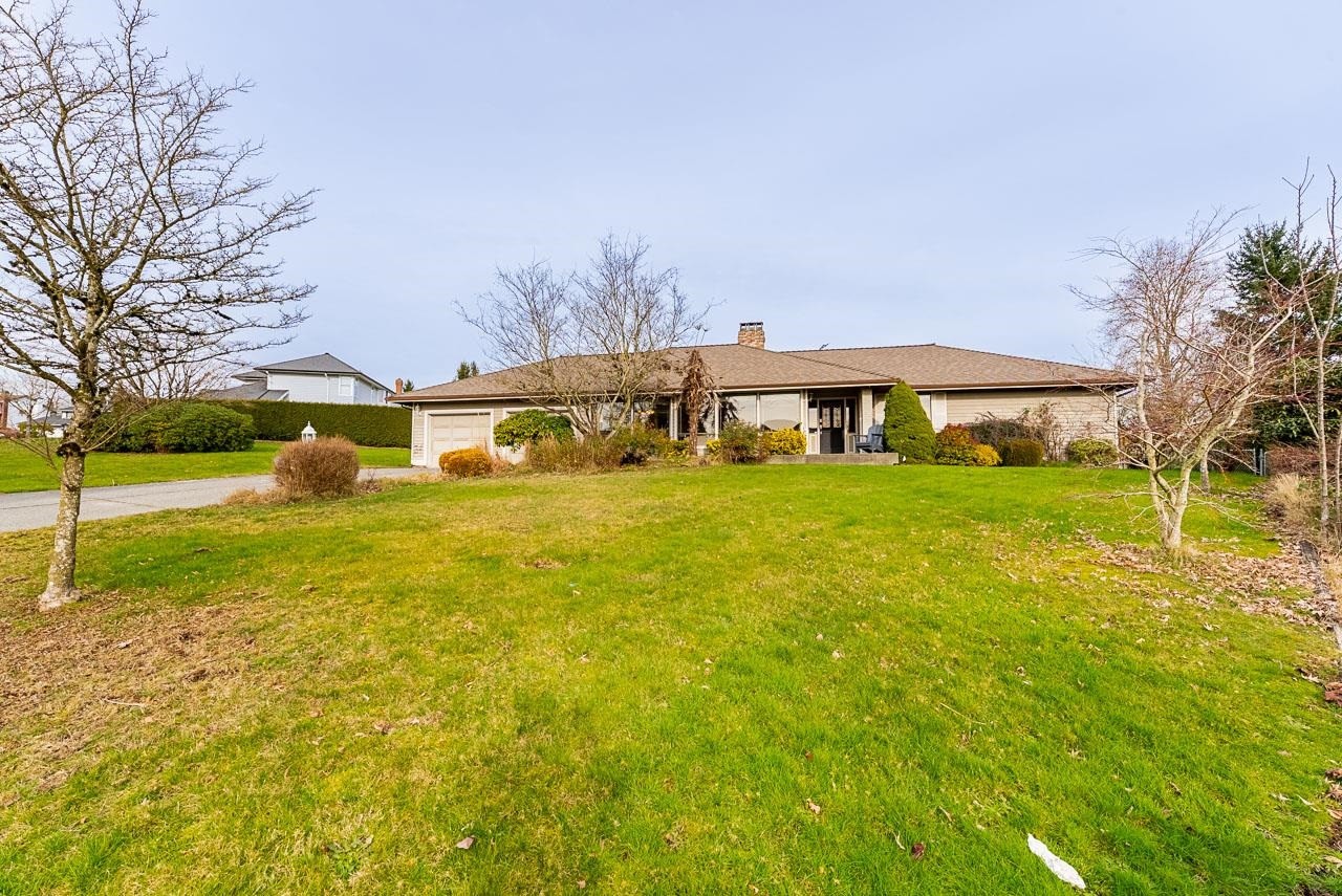 5690 Sunrise Crescent W, Surrey, BC