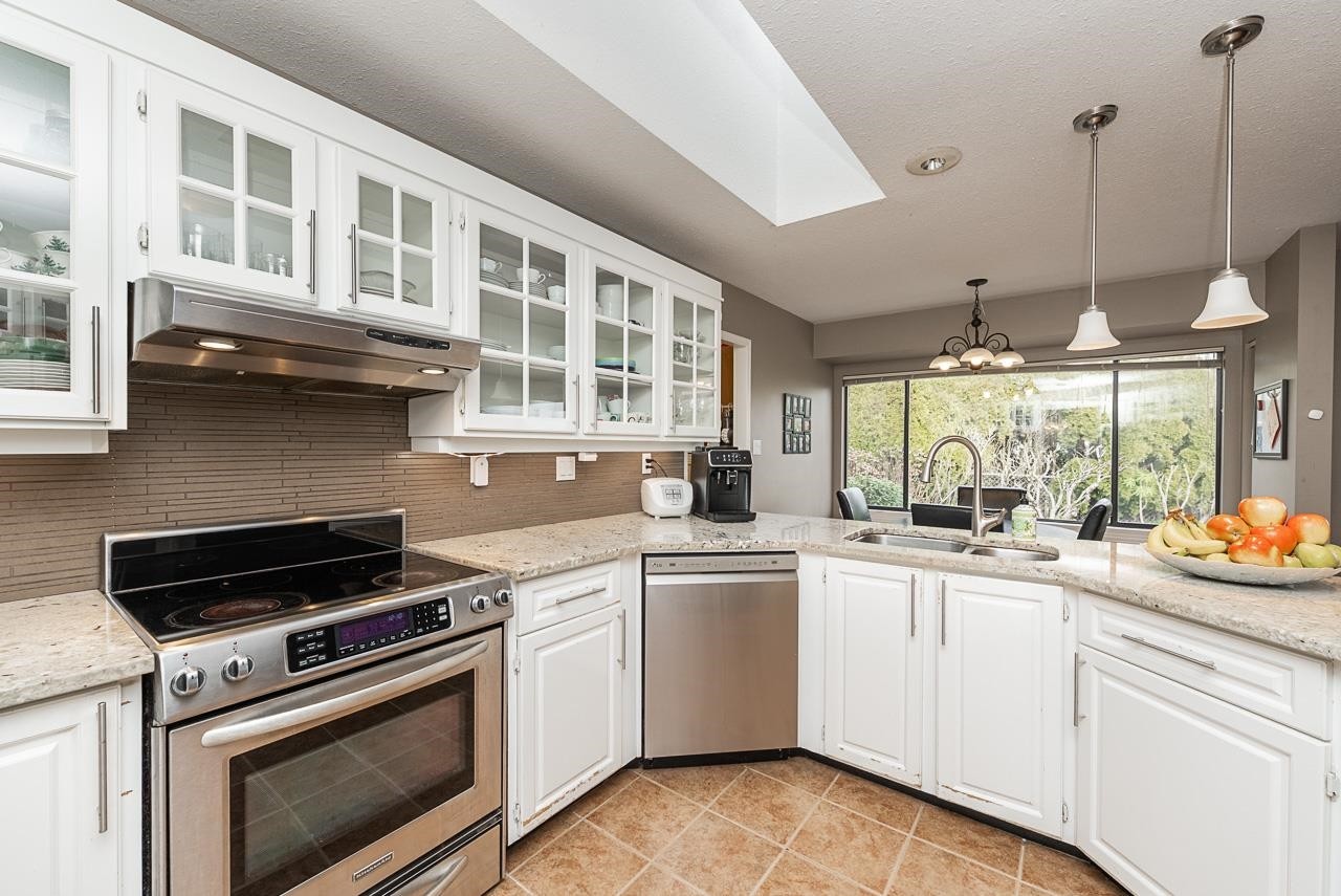 5690 Sunrise Crescent W, Surrey, BC