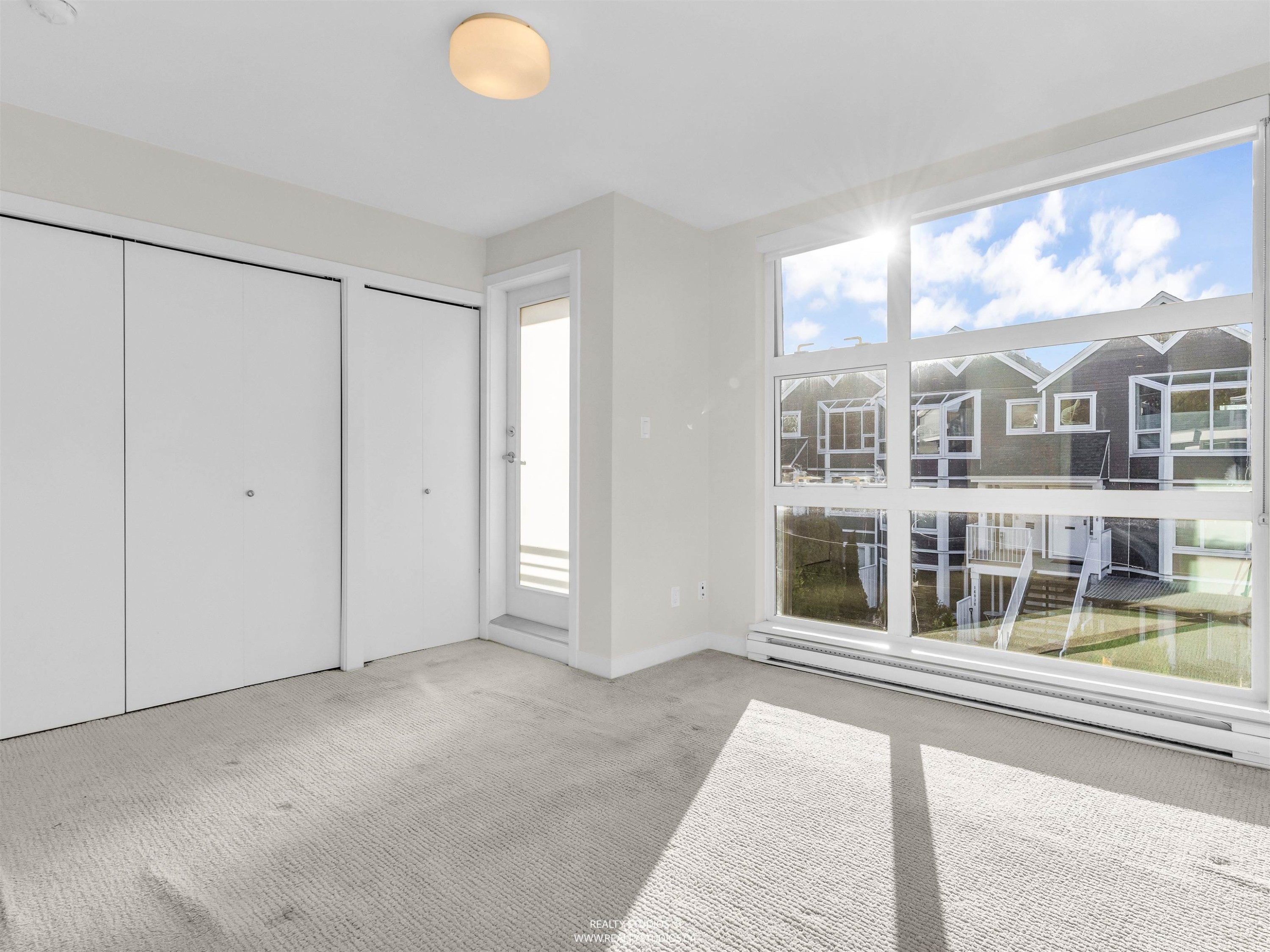 11-14820 Buena Vista Avenue, White Rock, BC