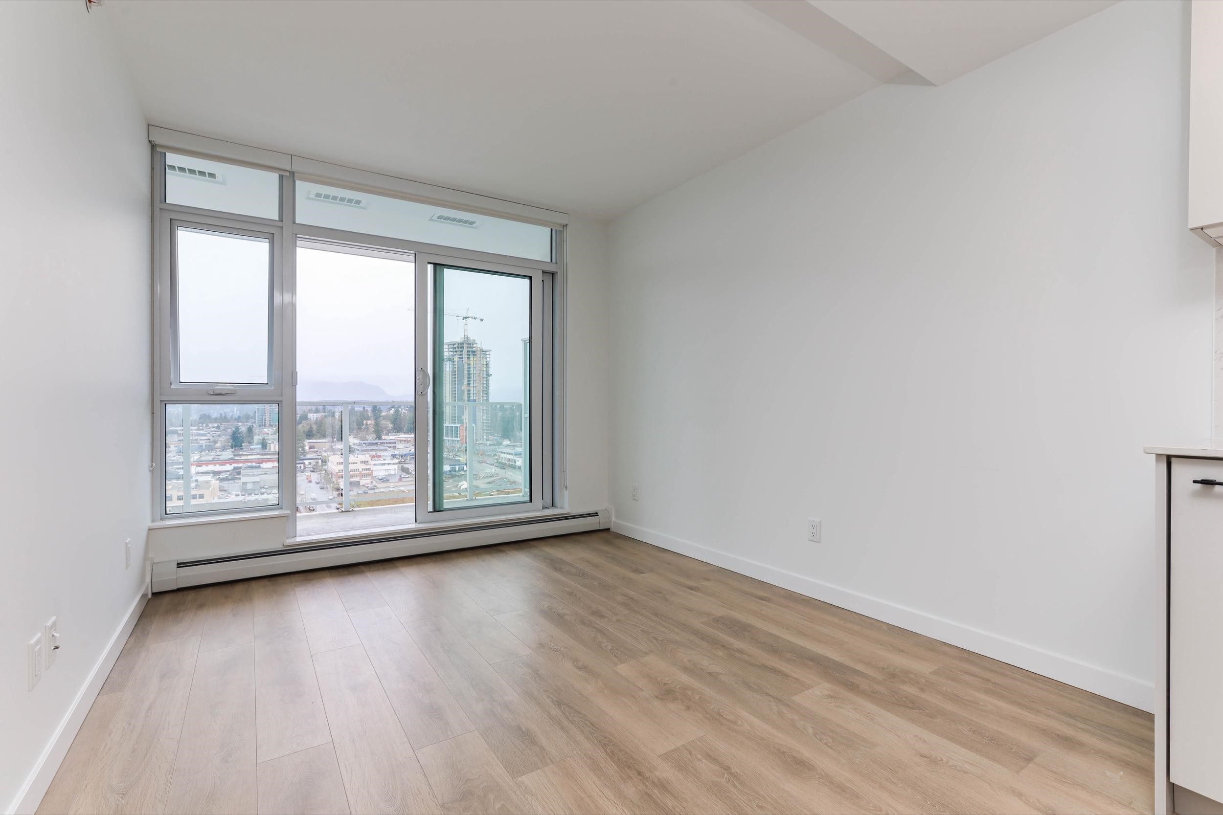 2212-13685 102 Avenue, Surrey, BC