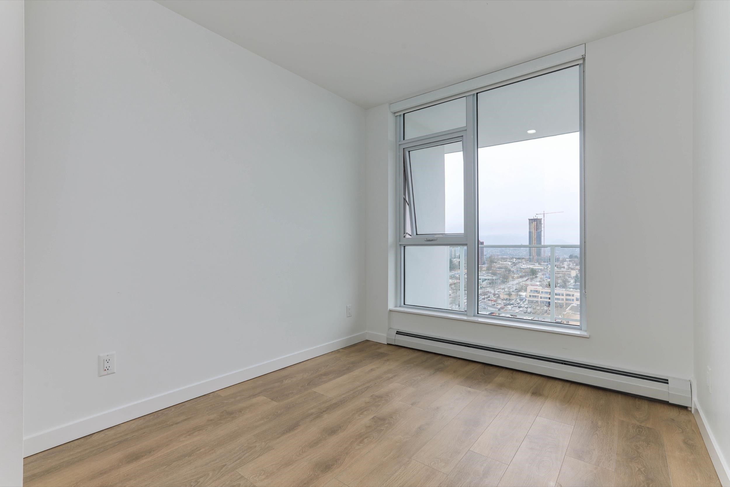 2212-13685 102 Avenue, Surrey, BC