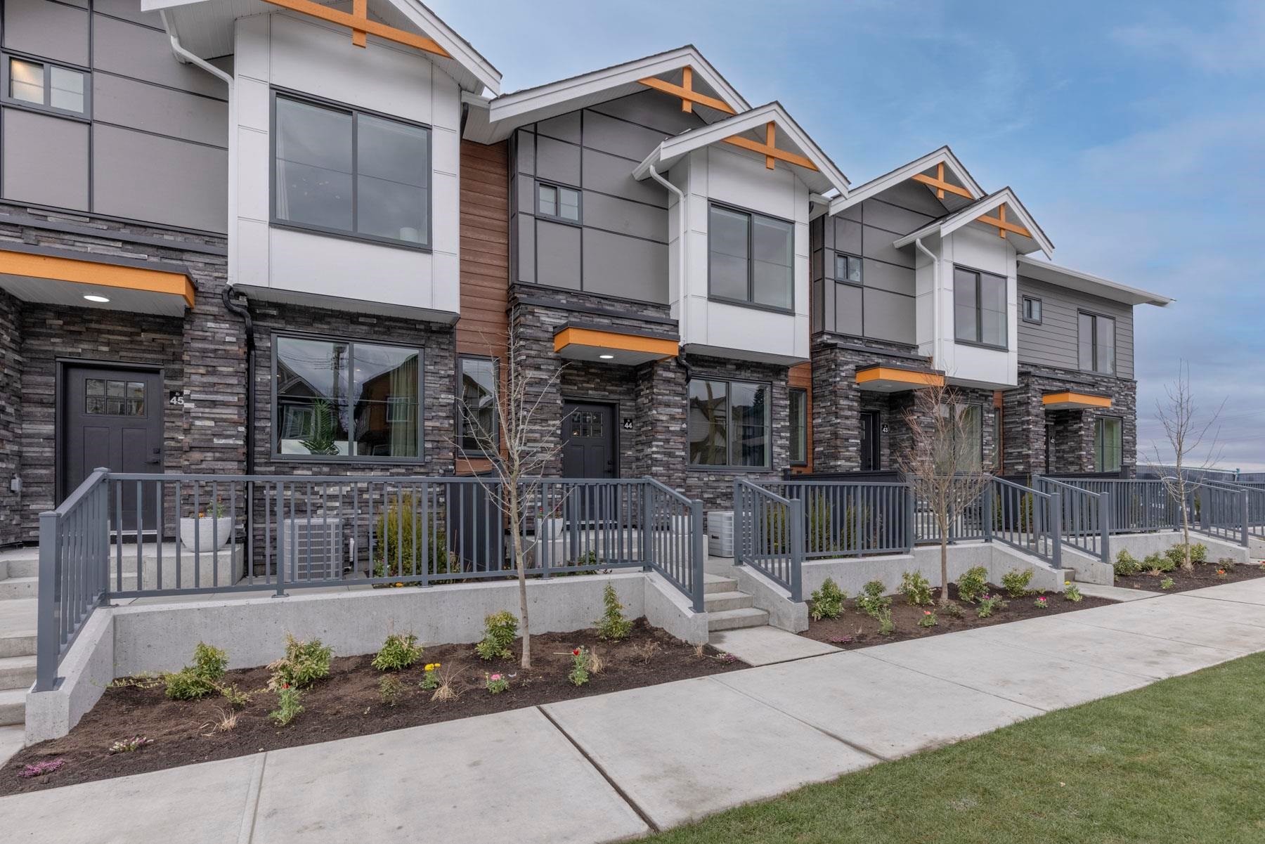 16-6035 141 Street, Surrey, BC