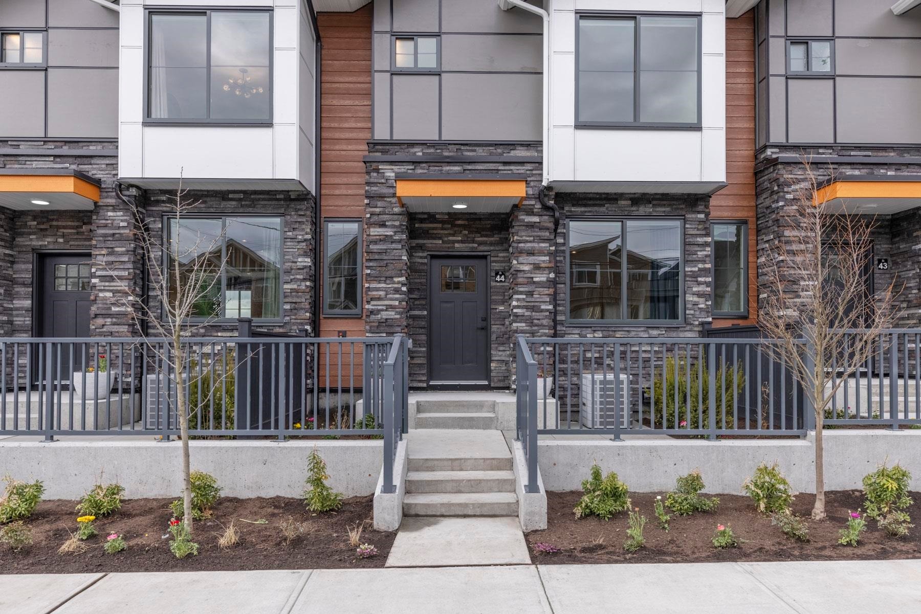 16-6035 141 Street, Surrey, BC