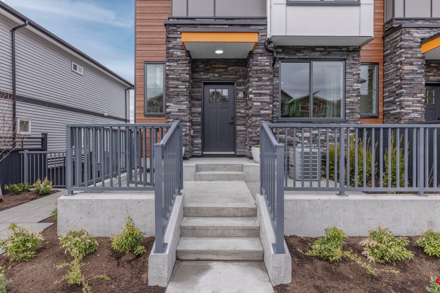 16-6035 141 Street, Surrey, BC