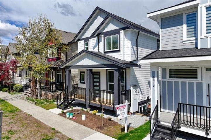 19109 67 Avenue, Surrey, BC