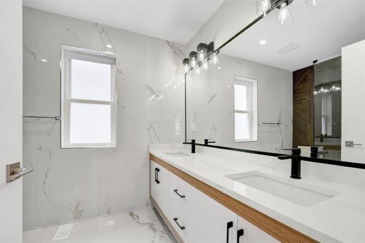 19109 67 Avenue, Surrey, BC