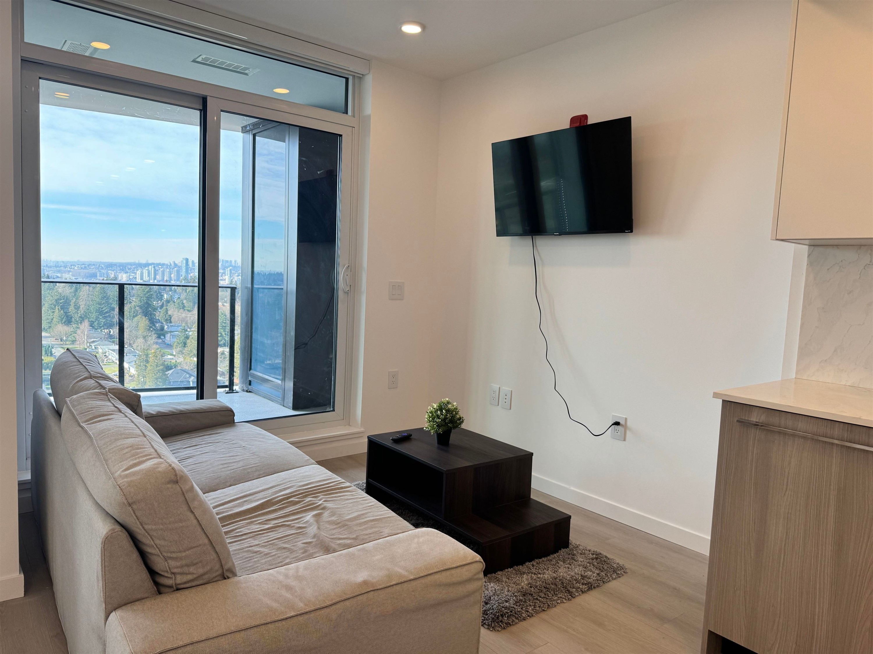 1905-10333 133 Street, Surrey, BC