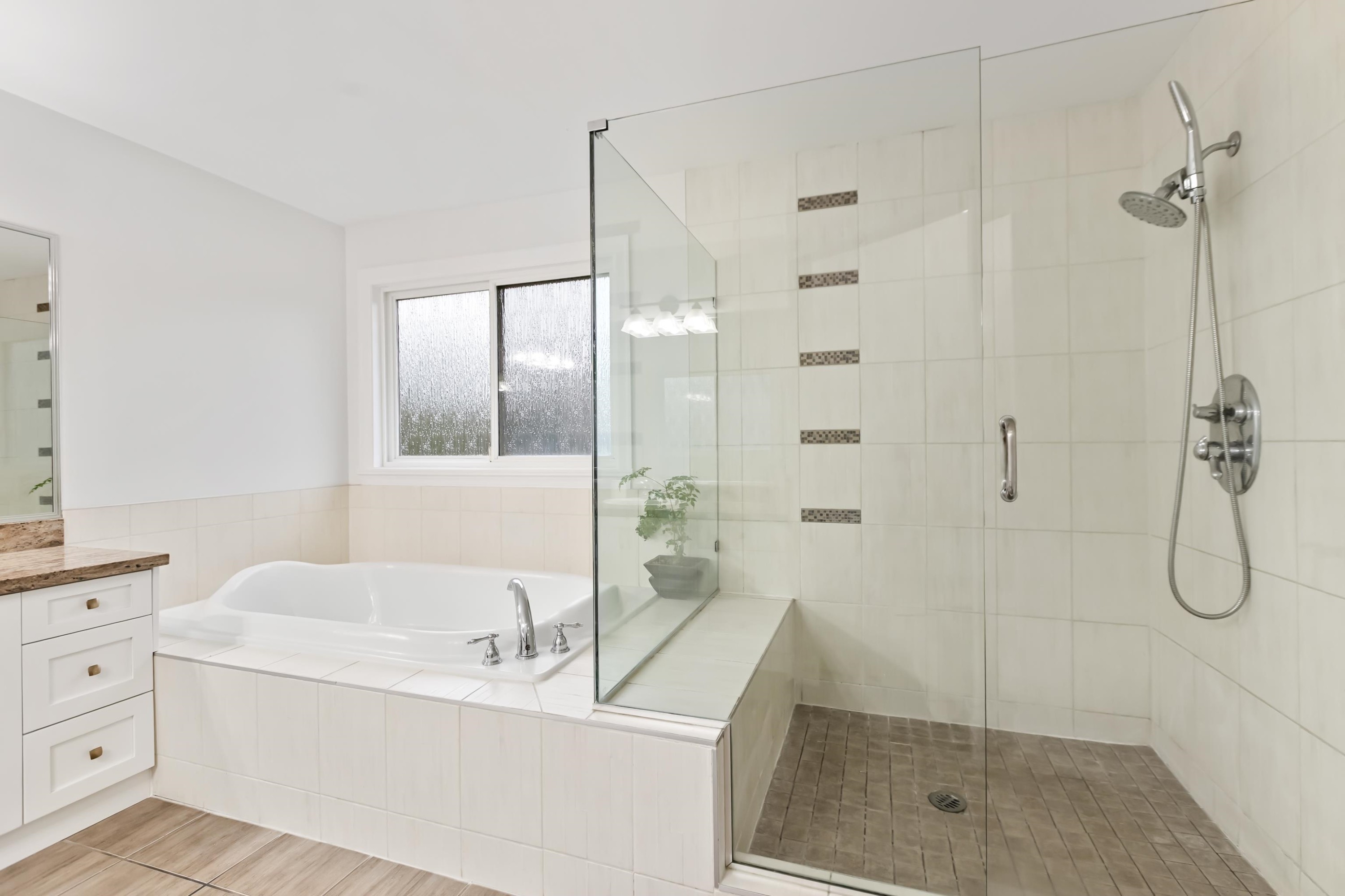 15296 57 Avenue, Surrey, BC