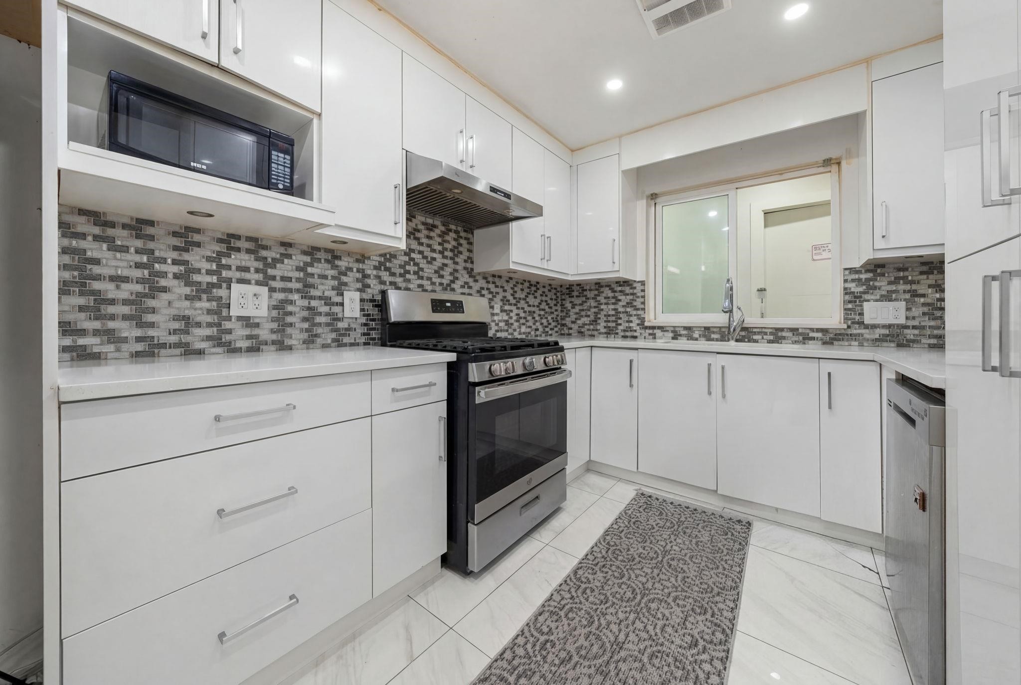 12541 77A Avenue, Surrey, BC