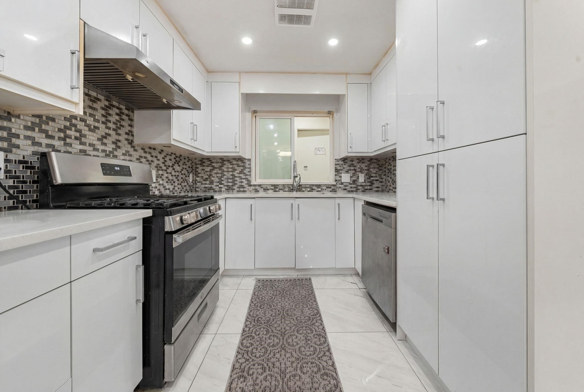 12541 77A Avenue, Surrey, BC