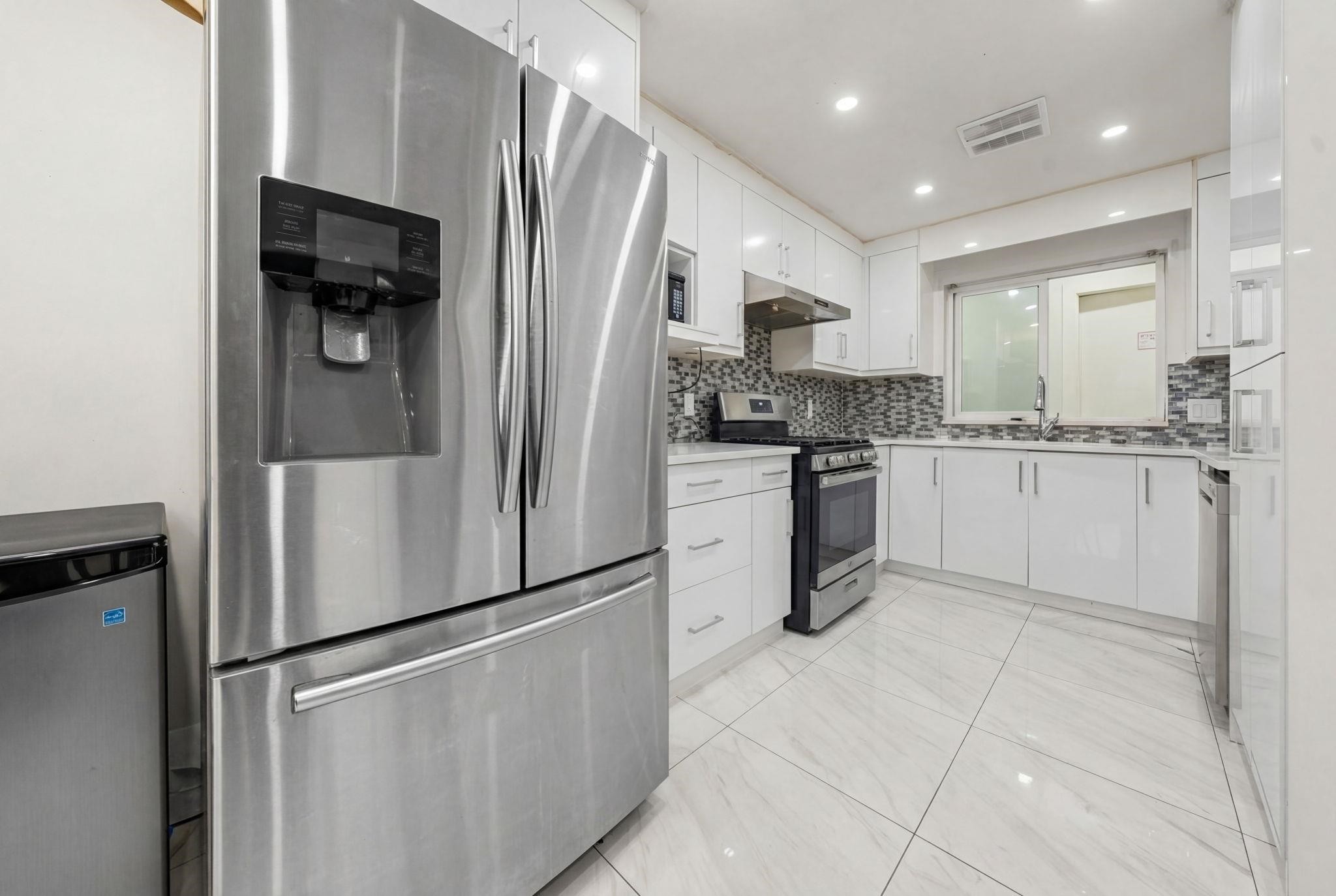 12541 77A Avenue, Surrey, BC