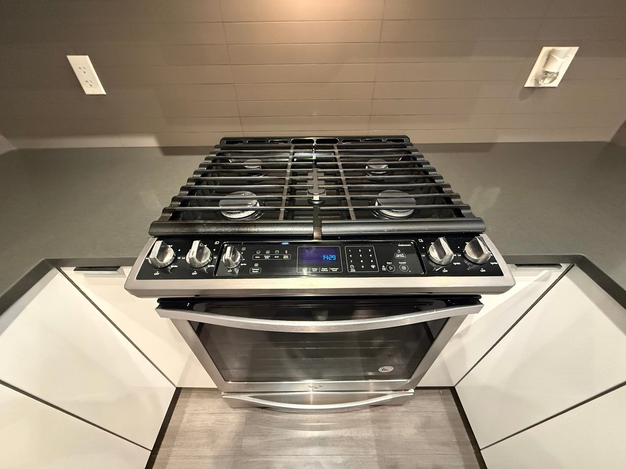 302-15137 33 Avenue, Surrey, BC