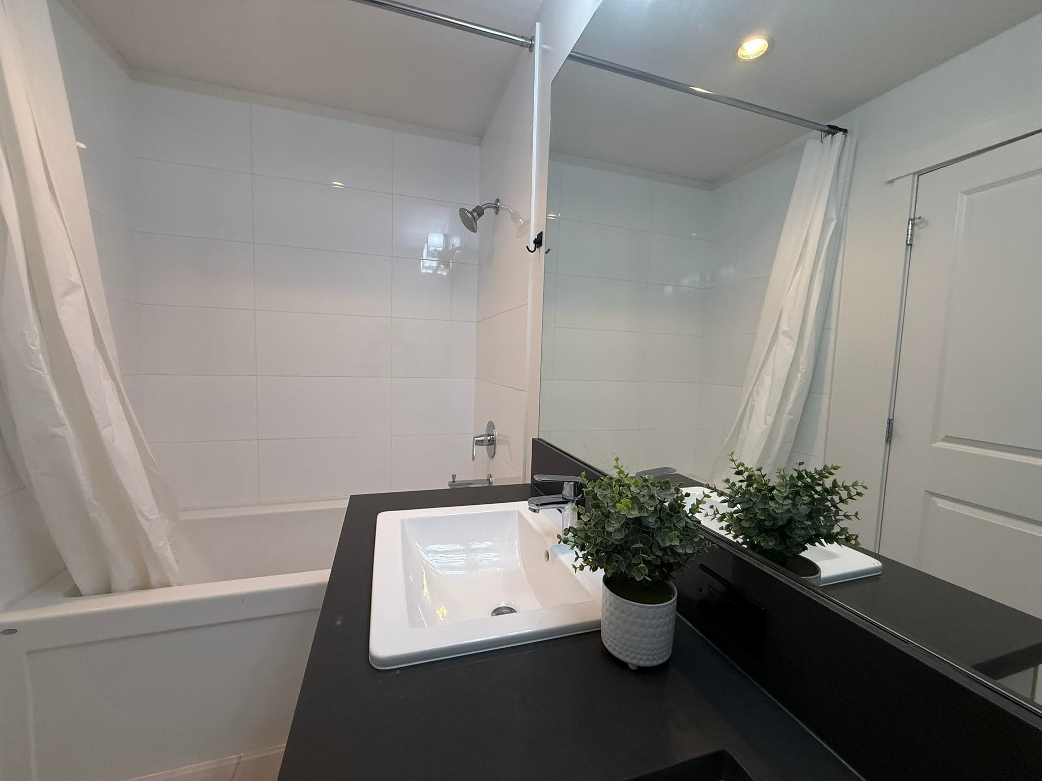 302-15137 33 Avenue, Surrey, BC