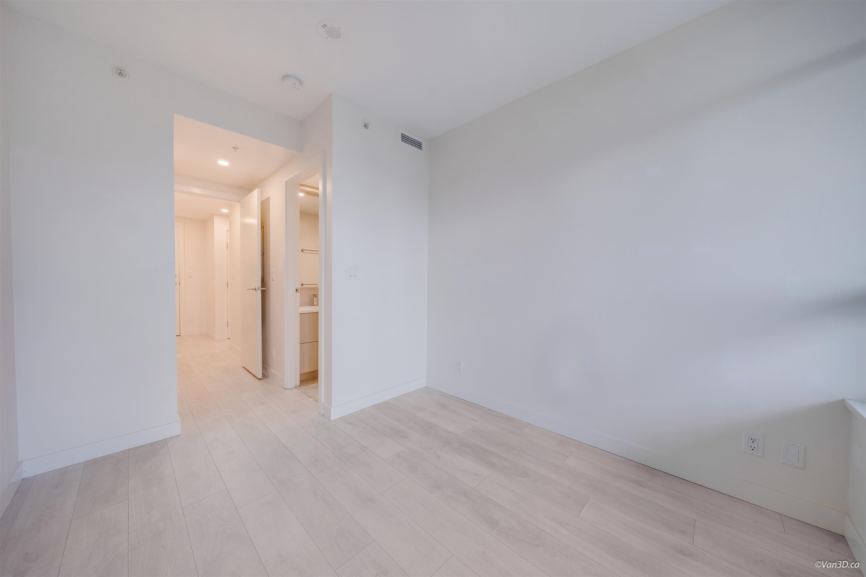 903-13318 104 Avenue, Surrey, BC