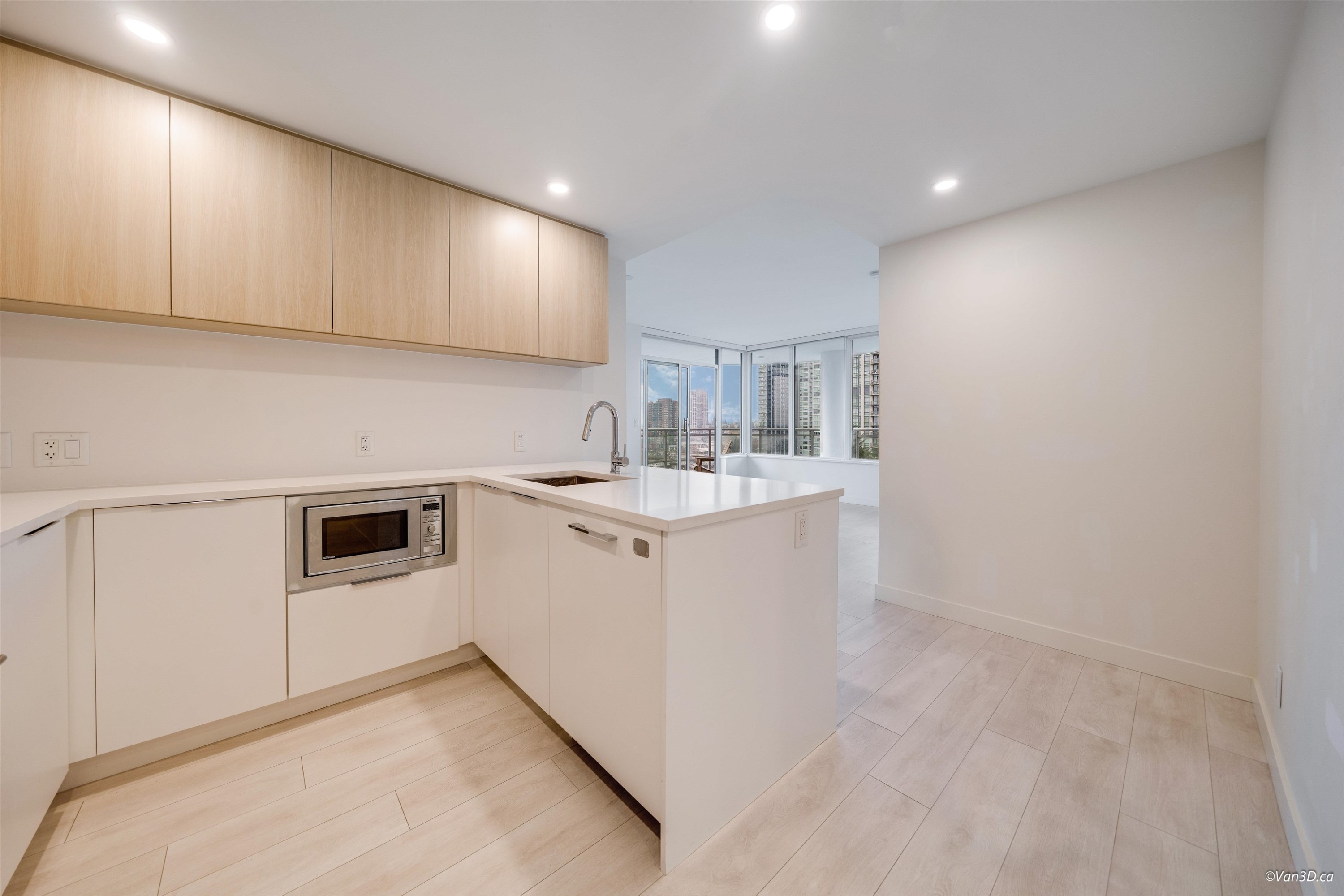 903-13318 104 Avenue, Surrey, BC